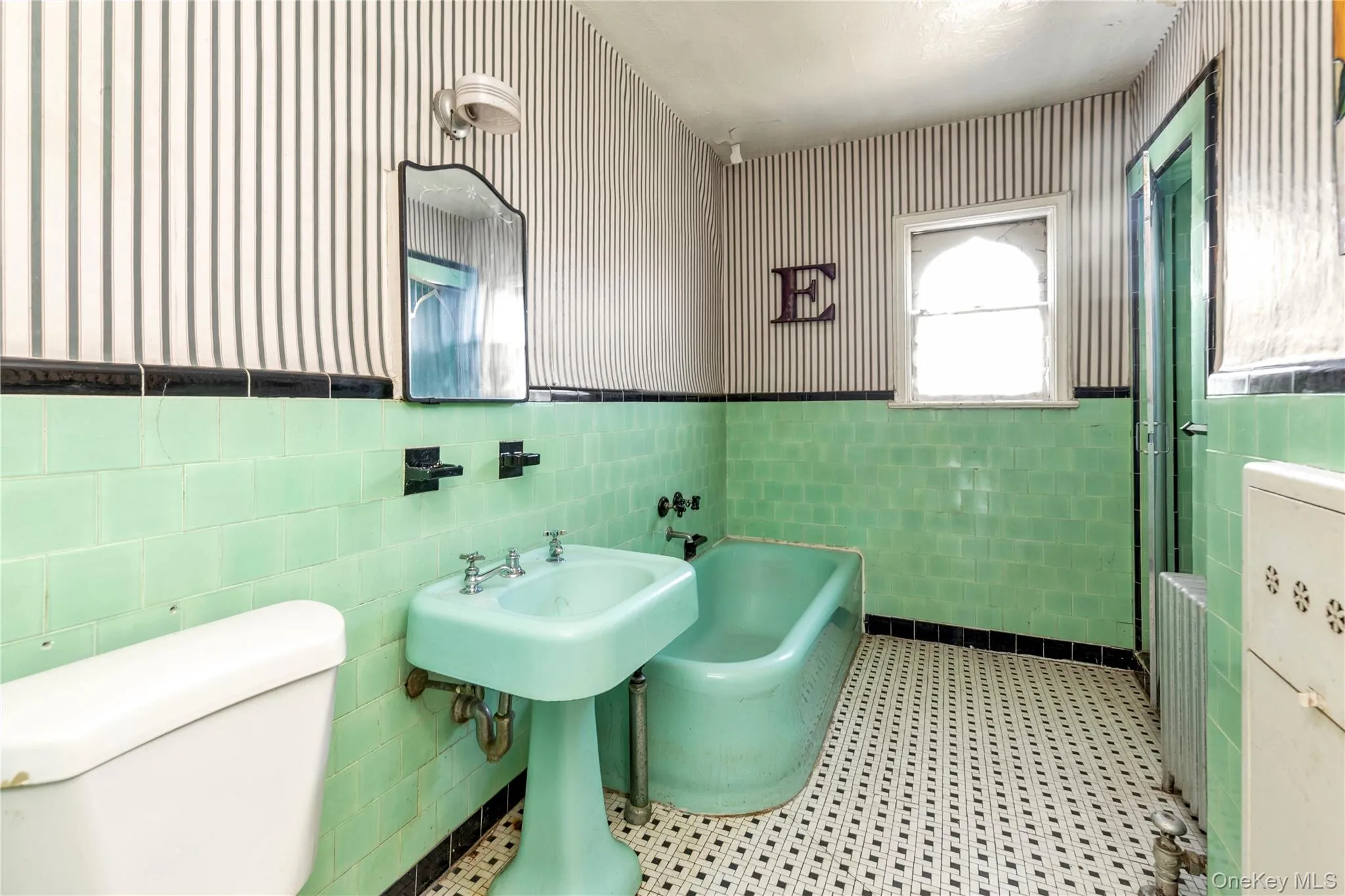 30-12 90th Street, New York, NY, 3 Bedrooms Bedrooms, 8 Rooms Rooms,1 BathroomBathrooms,Residential,For Rent,90th,0,1038746 30-12 90th Street, New York, NY, 3 Bedrooms Bedrooms, 8 Rooms Rooms,1 BathroomBathrooms,Residential,For Rent,90th,0,1038746