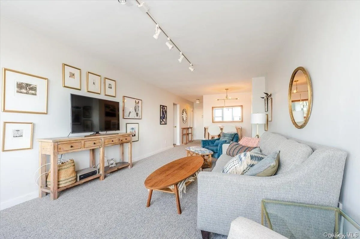 1 Broadway, Long Beach, NY, 1 Bedroom Bedrooms, 4 Rooms Rooms,1 BathroomBathrooms,Residential Lease,For Rent,Broadway,0,1038749 1 Broadway, Long Beach, NY, 1 Bedroom Bedrooms, 4 Rooms Rooms,1 BathroomBathrooms,Residential Lease,For Rent,Broadway,0,1038749