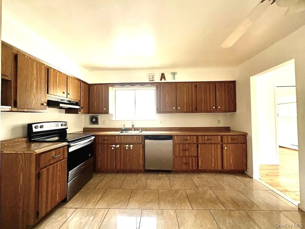 750 Rockaway Avenue, Hempstead, NY, 3 Bedrooms Bedrooms, 6 Rooms Rooms,1 BathroomBathrooms,Residential Lease,For Rent,Rockaway,0,1038750 750 Rockaway Avenue, Hempstead, NY, 3 Bedrooms Bedrooms, 6 Rooms Rooms,1 BathroomBathrooms,Residential Lease,For Rent,Rockaway,0,1038750