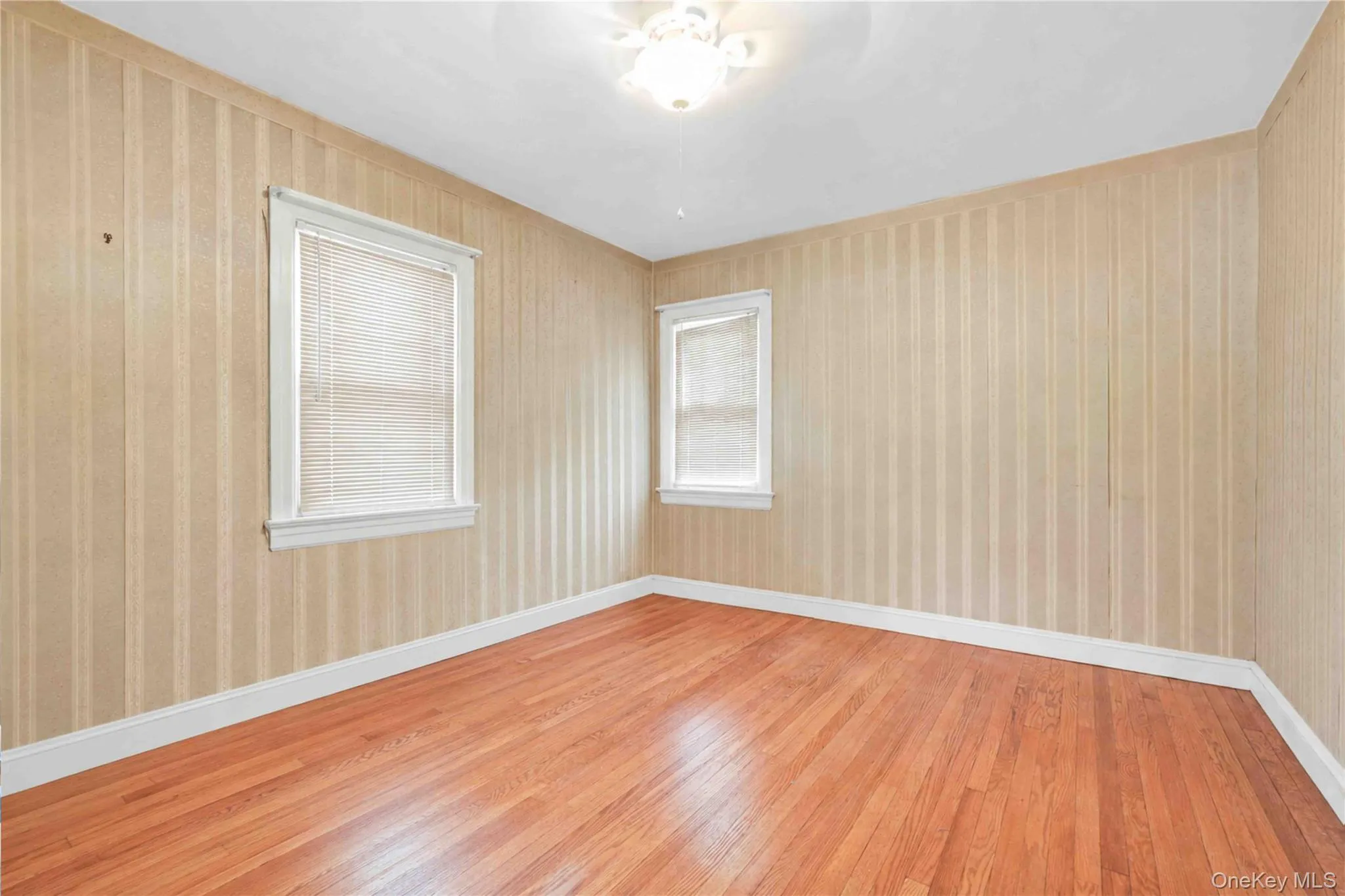 35 Mayfair Avenue, Hempstead, NY, 3 Bedrooms Bedrooms, 7 Rooms Rooms,2 BathroomsBathrooms,Residential,For Rent,Mayfair,0,1038755 35 Mayfair Avenue, Hempstead, NY, 3 Bedrooms Bedrooms, 7 Rooms Rooms,2 BathroomsBathrooms,Residential,For Rent,Mayfair,0,1038755