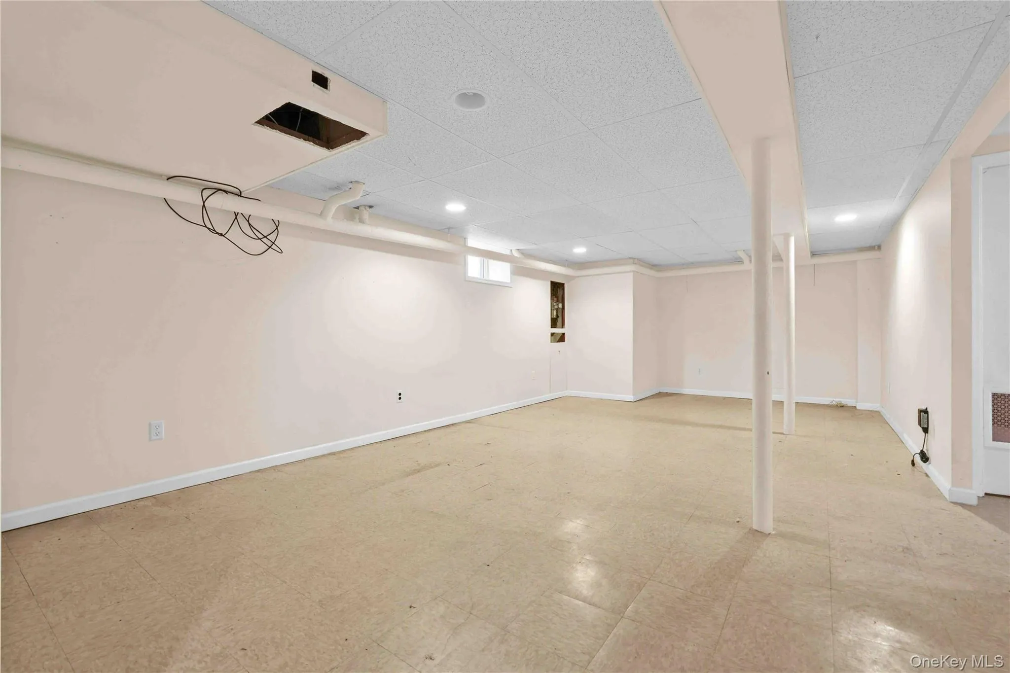 35 Mayfair Avenue, Hempstead, NY, 3 Bedrooms Bedrooms, 7 Rooms Rooms,2 BathroomsBathrooms,Residential,For Rent,Mayfair,0,1038755 35 Mayfair Avenue, Hempstead, NY, 3 Bedrooms Bedrooms, 7 Rooms Rooms,2 BathroomsBathrooms,Residential,For Rent,Mayfair,0,1038755