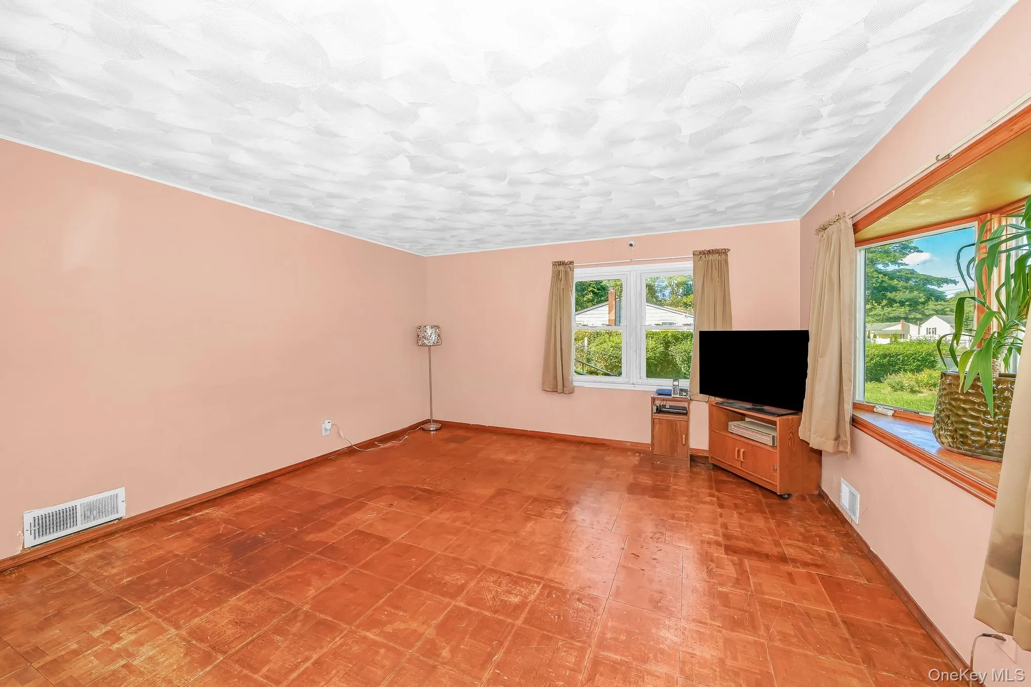 214 Root Avenue, Islip, NY, 4 Bedrooms Bedrooms, 8 Rooms Rooms,2 BathroomsBathrooms,Residential,For Rent,Root,0,1038760 214 Root Avenue, Islip, NY, 4 Bedrooms Bedrooms, 8 Rooms Rooms,2 BathroomsBathrooms,Residential,For Rent,Root,0,1038760