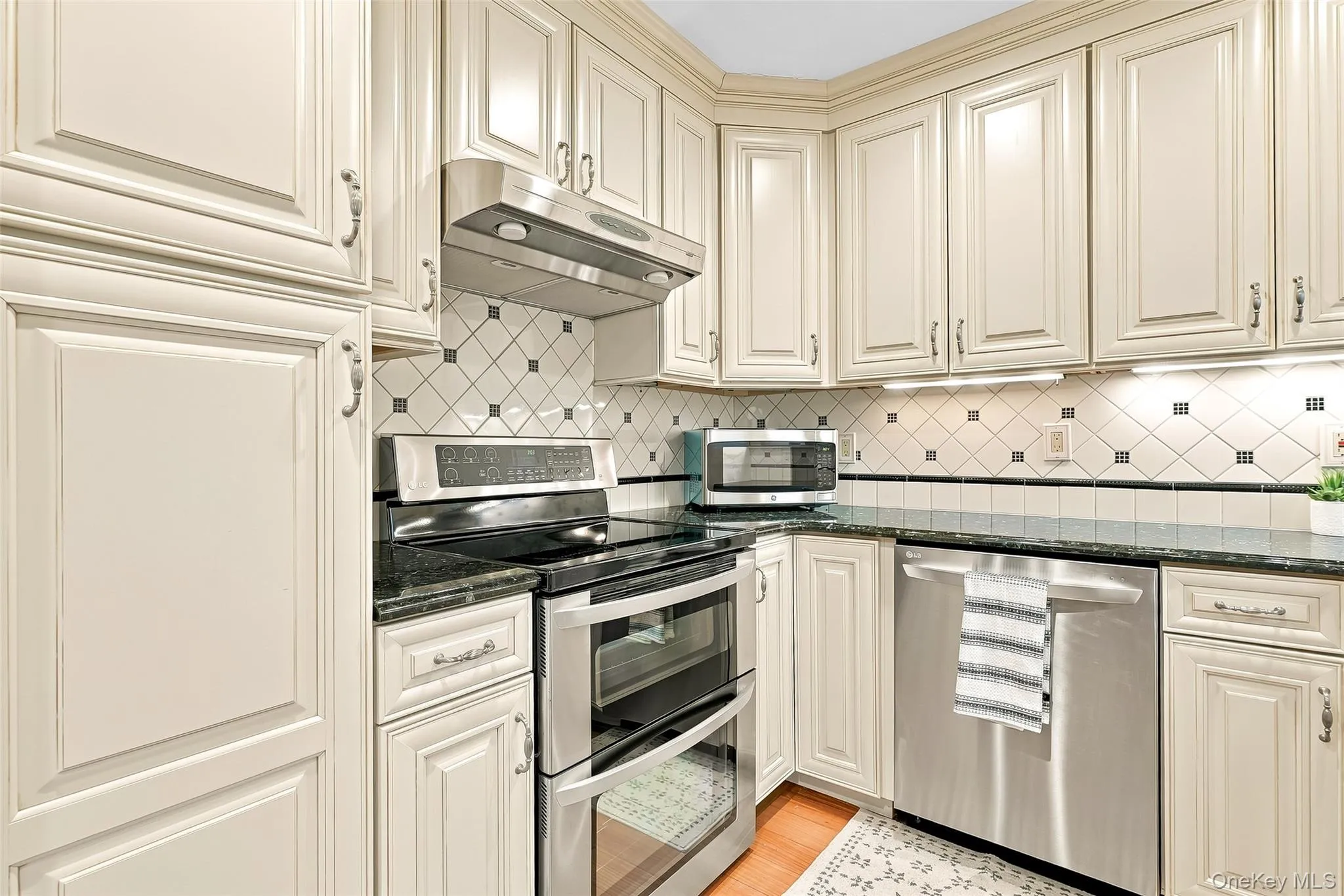 43 Jefferson Oval, Yorktown, NY, 2 Bedrooms Bedrooms, 5 Rooms Rooms,2 BathroomsBathrooms,Residential,For Rent,Jefferson,0,1038761 43 Jefferson Oval, Yorktown, NY, 2 Bedrooms Bedrooms, 5 Rooms Rooms,2 BathroomsBathrooms,Residential,For Rent,Jefferson,0,1038761
