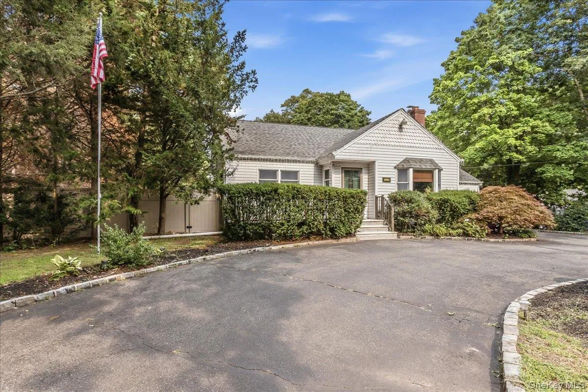 1091 Westminster Avenue, Huntington, NY, 5 Bedrooms Bedrooms, 9 Rooms Rooms,4 BathroomsBathrooms,Residential,For Rent,Westminster,0,1038771 1091 Westminster Avenue, Huntington, NY, 5 Bedrooms Bedrooms, 9 Rooms Rooms,4 BathroomsBathrooms,Residential,For Rent,Westminster,0,1038771