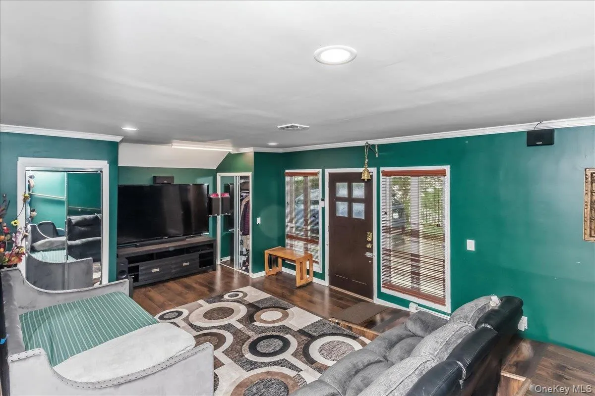 1091 Westminster Avenue, Huntington, NY, 5 Bedrooms Bedrooms, 9 Rooms Rooms,4 BathroomsBathrooms,Residential,For Rent,Westminster,0,1038771 1091 Westminster Avenue, Huntington, NY, 5 Bedrooms Bedrooms, 9 Rooms Rooms,4 BathroomsBathrooms,Residential,For Rent,Westminster,0,1038771
