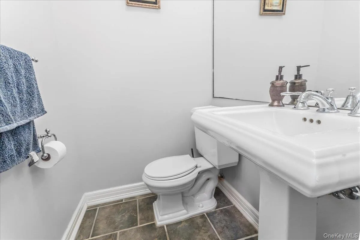 1091 Westminster Avenue, Huntington, NY, 5 Bedrooms Bedrooms, 9 Rooms Rooms,4 BathroomsBathrooms,Residential,For Rent,Westminster,0,1038771 1091 Westminster Avenue, Huntington, NY, 5 Bedrooms Bedrooms, 9 Rooms Rooms,4 BathroomsBathrooms,Residential,For Rent,Westminster,0,1038771