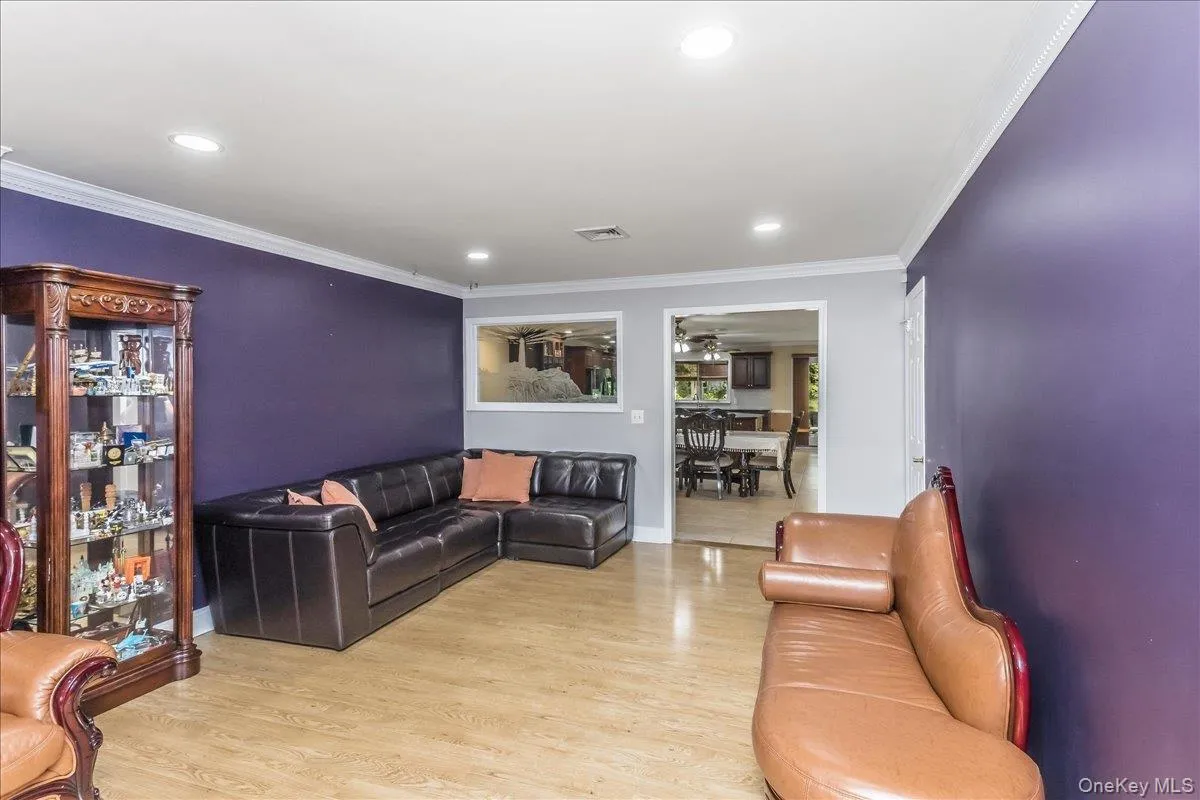 1091 Westminster Avenue, Huntington, NY, 5 Bedrooms Bedrooms, 9 Rooms Rooms,4 BathroomsBathrooms,Residential,For Rent,Westminster,0,1038771 1091 Westminster Avenue, Huntington, NY, 5 Bedrooms Bedrooms, 9 Rooms Rooms,4 BathroomsBathrooms,Residential,For Rent,Westminster,0,1038771