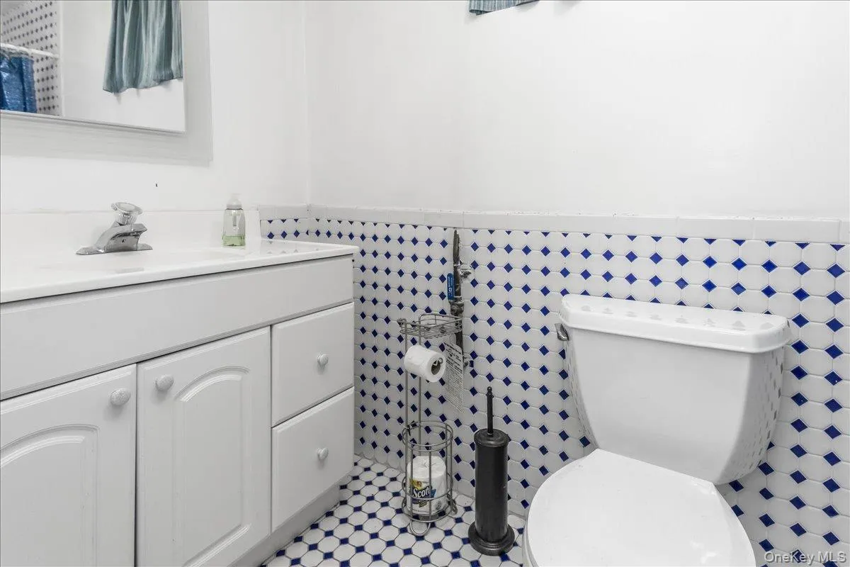 1091 Westminster Avenue, Huntington, NY, 5 Bedrooms Bedrooms, 9 Rooms Rooms,4 BathroomsBathrooms,Residential,For Rent,Westminster,0,1038771 1091 Westminster Avenue, Huntington, NY, 5 Bedrooms Bedrooms, 9 Rooms Rooms,4 BathroomsBathrooms,Residential,For Rent,Westminster,0,1038771
