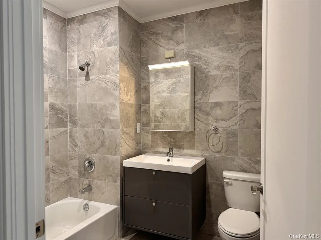 362 MERRICK Road, Hempstead, NY, 1 Bedroom Bedrooms, 3 Rooms Rooms,1 BathroomBathrooms,Residential Lease,For Rent,MERRICK,0,1038772 362 MERRICK Road, Hempstead, NY, 1 Bedroom Bedrooms, 3 Rooms Rooms,1 BathroomBathrooms,Residential Lease,For Rent,MERRICK,0,1038772