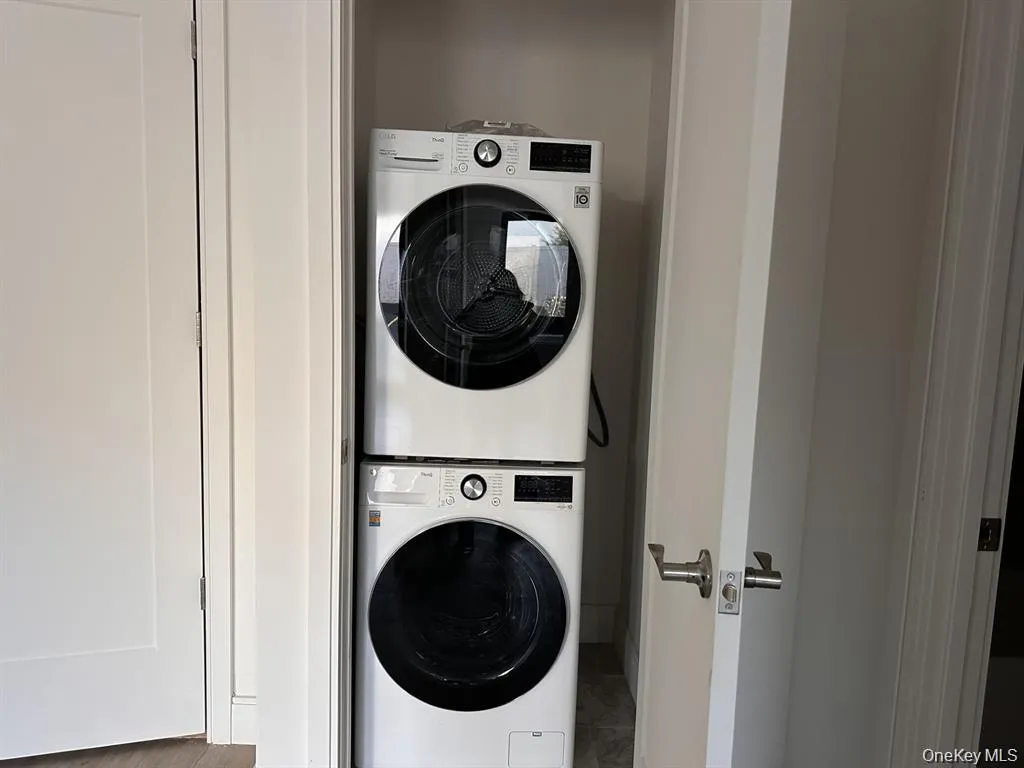 362 MERRICK Road, Hempstead, NY, 1 Bedroom Bedrooms, 3 Rooms Rooms,1 BathroomBathrooms,Residential Lease,For Rent,MERRICK,0,1038772 362 MERRICK Road, Hempstead, NY, 1 Bedroom Bedrooms, 3 Rooms Rooms,1 BathroomBathrooms,Residential Lease,For Rent,MERRICK,0,1038772