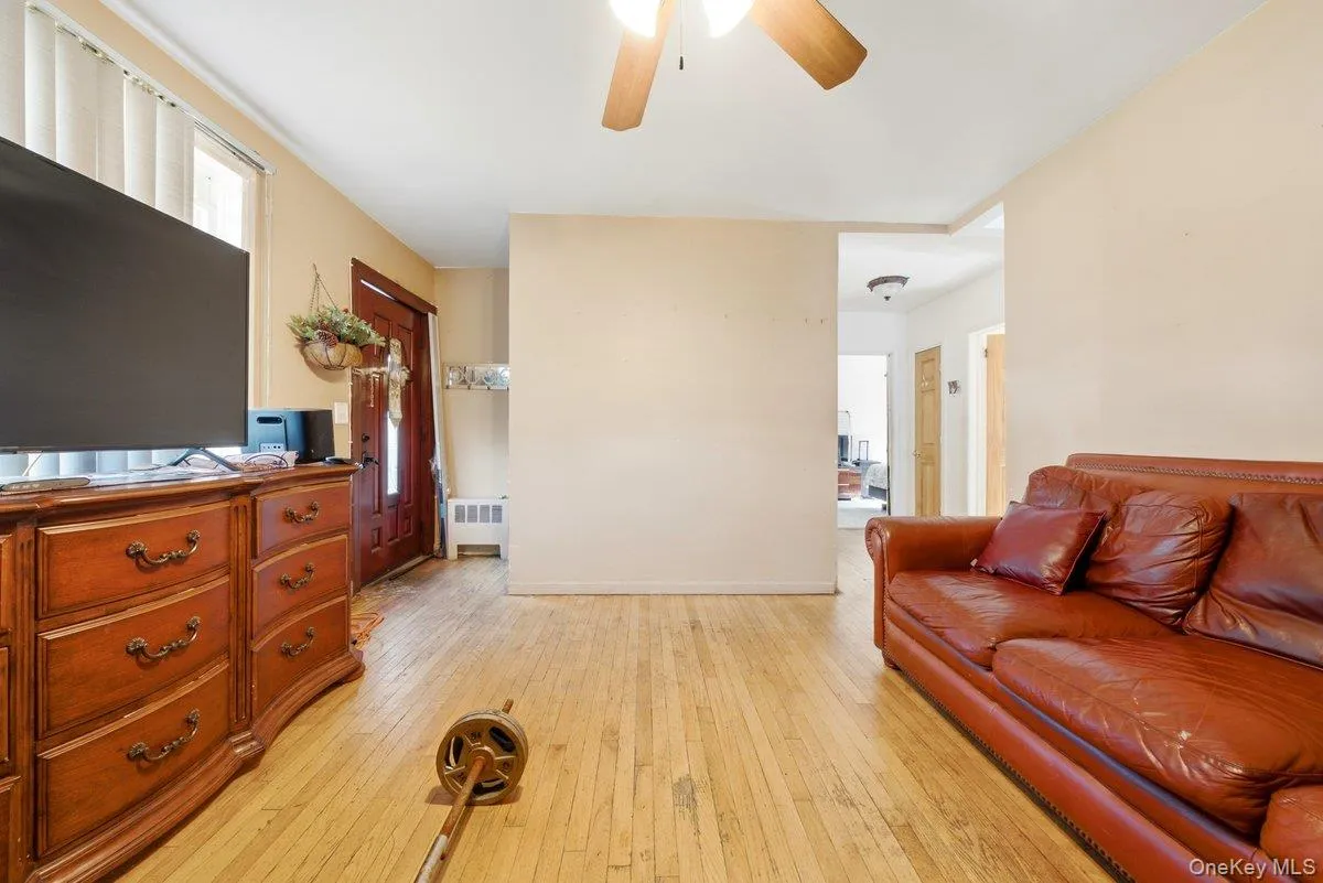 290 First Street, Yonkers, NY, 2 Bedrooms Bedrooms, 5 Rooms Rooms,2 BathroomsBathrooms,Residential,For Rent,First,0,1038781 290 First Street, Yonkers, NY, 2 Bedrooms Bedrooms, 5 Rooms Rooms,2 BathroomsBathrooms,Residential,For Rent,First,0,1038781