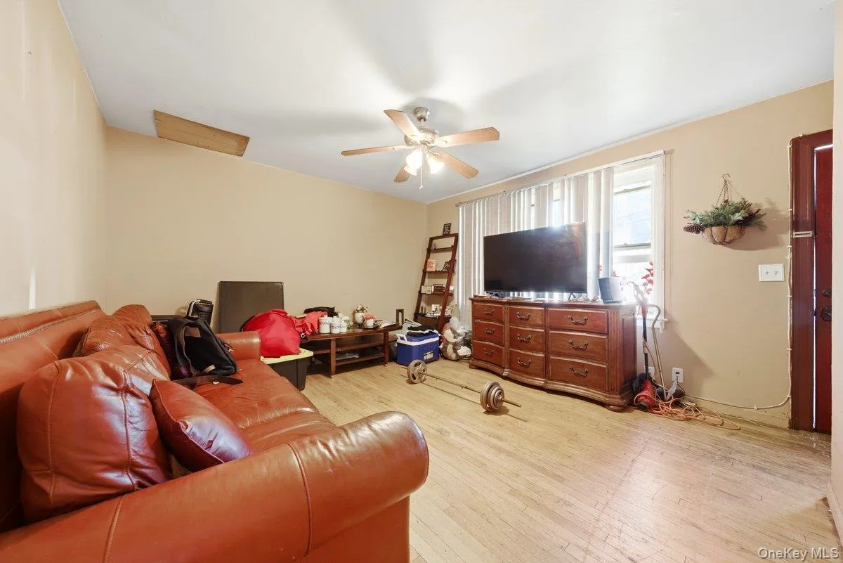 290 First Street, Yonkers, NY, 2 Bedrooms Bedrooms, 5 Rooms Rooms,2 BathroomsBathrooms,Residential,For Rent,First,0,1038781 290 First Street, Yonkers, NY, 2 Bedrooms Bedrooms, 5 Rooms Rooms,2 BathroomsBathrooms,Residential,For Rent,First,0,1038781