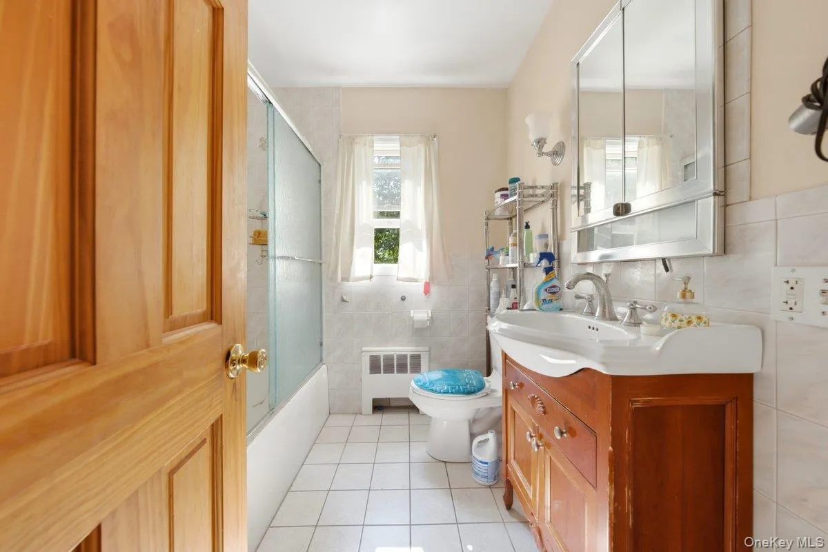 290 First Street, Yonkers, NY, 2 Bedrooms Bedrooms, 5 Rooms Rooms,2 BathroomsBathrooms,Residential,For Rent,First,0,1038781 290 First Street, Yonkers, NY, 2 Bedrooms Bedrooms, 5 Rooms Rooms,2 BathroomsBathrooms,Residential,For Rent,First,0,1038781