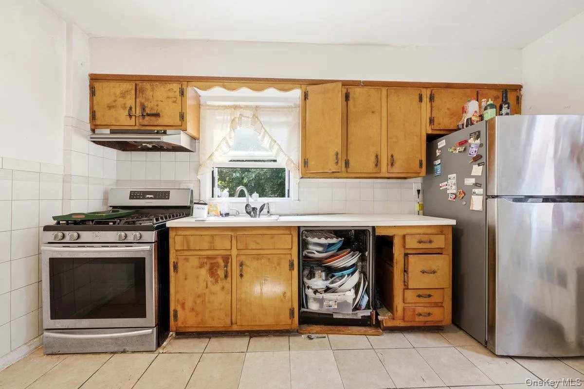 290 First Street, Yonkers, NY, 2 Bedrooms Bedrooms, 5 Rooms Rooms,2 BathroomsBathrooms,Residential,For Rent,First,0,1038781 290 First Street, Yonkers, NY, 2 Bedrooms Bedrooms, 5 Rooms Rooms,2 BathroomsBathrooms,Residential,For Rent,First,0,1038781