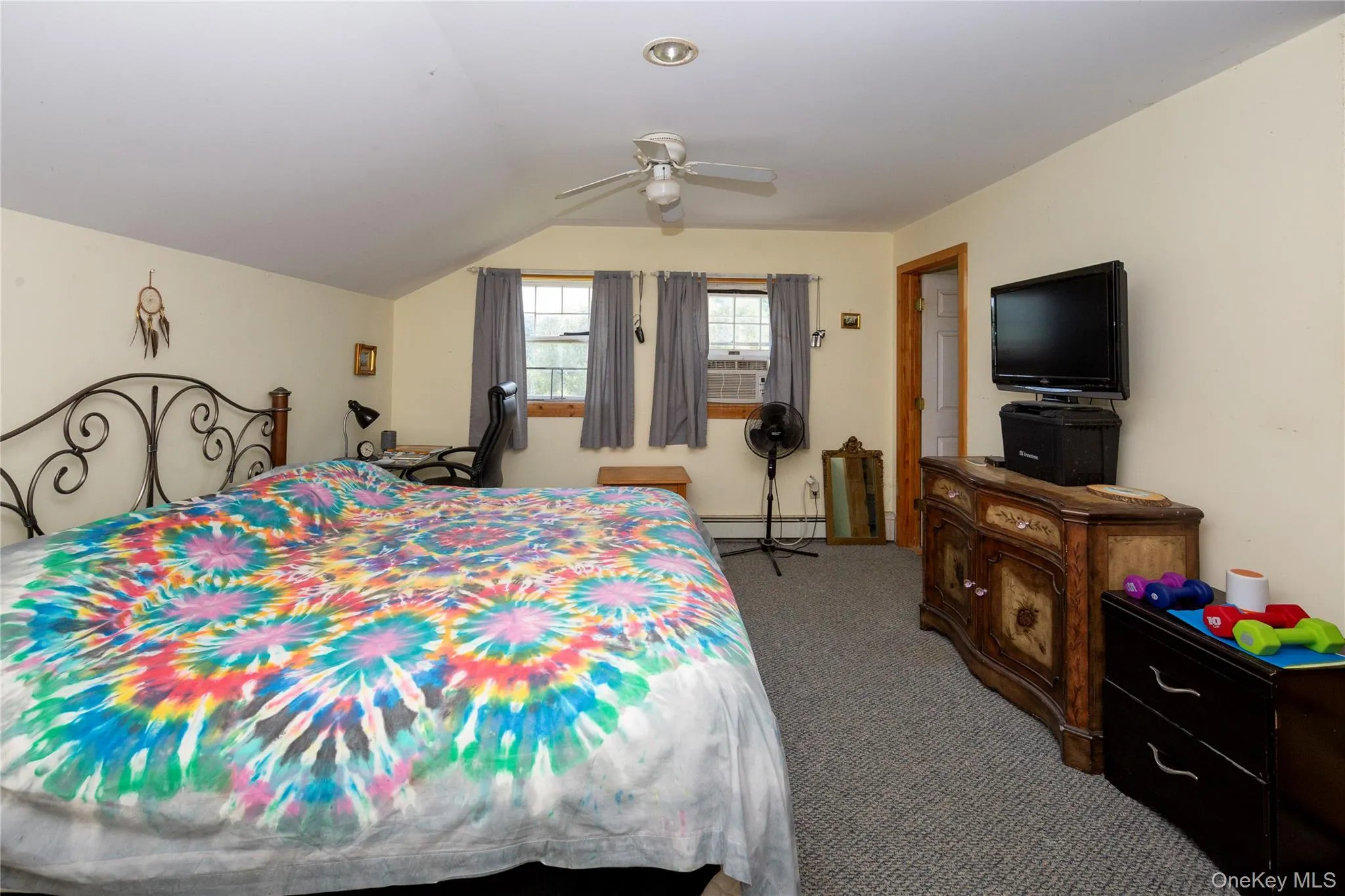 1 bedroom with bath in the upper right corner. 1 bedroom with bath in the upper right corner.