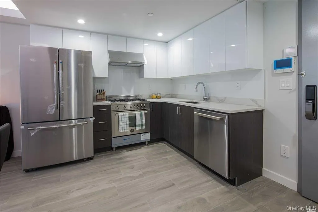 9745 63rd Drive, New York, NY, 1 Bedroom Bedrooms, 2 Rooms Rooms,1 BathroomBathrooms,Residential,For Rent,63rd,0,1038792 9745 63rd Drive, New York, NY, 1 Bedroom Bedrooms, 2 Rooms Rooms,1 BathroomBathrooms,Residential,For Rent,63rd,0,1038792