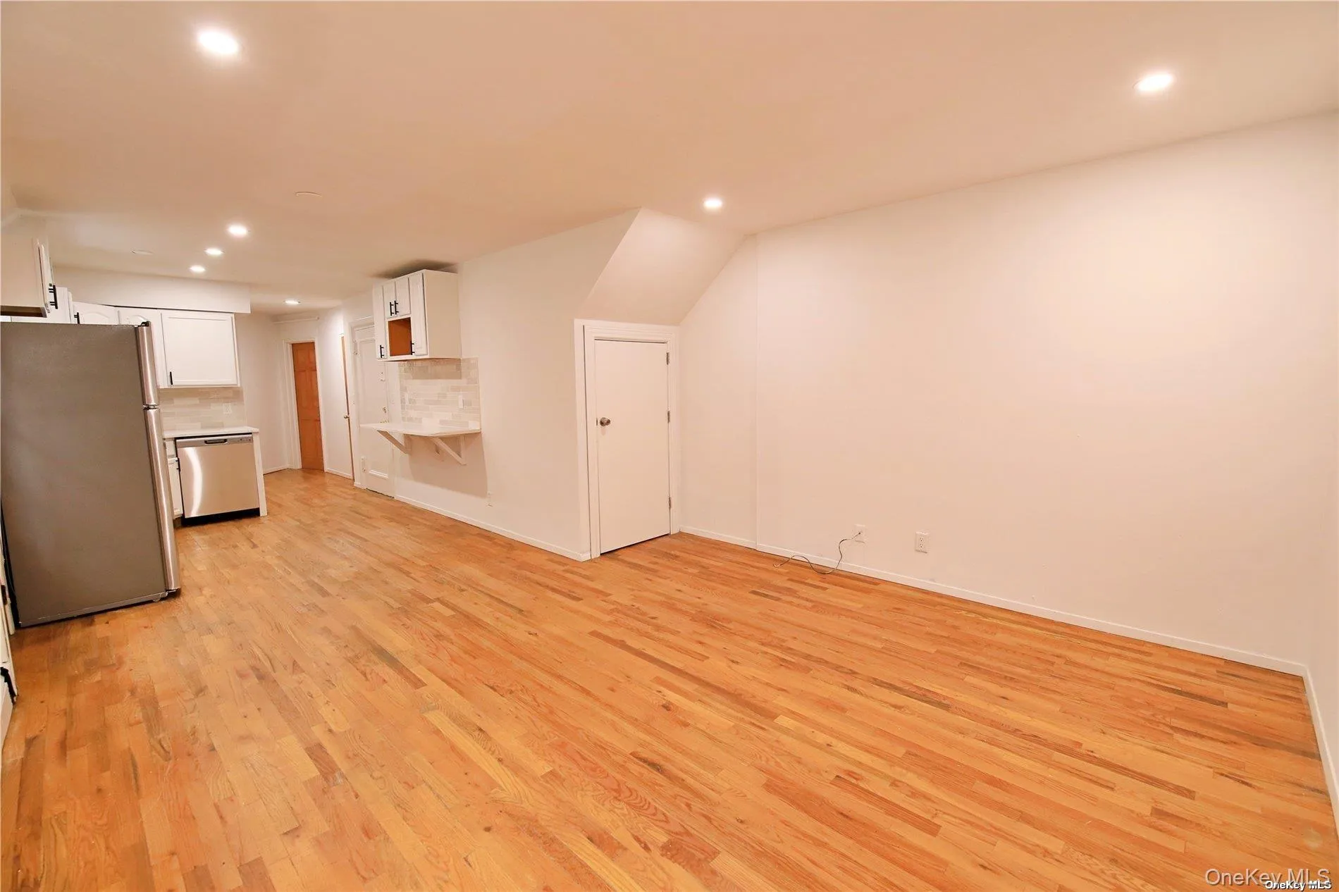 750 Broadway, Long Beach, NY, 2 Bedrooms Bedrooms, 4 Rooms Rooms,1 BathroomBathrooms,Residential Lease,For Rent,Broadway,0,1038802 750 Broadway, Long Beach, NY, 2 Bedrooms Bedrooms, 4 Rooms Rooms,1 BathroomBathrooms,Residential Lease,For Rent,Broadway,0,1038802