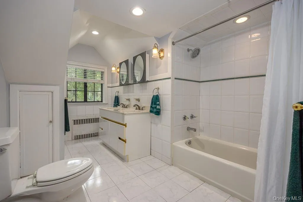 75 Van Houten Fields, Clarkstown, NY, 4 Bedrooms Bedrooms, 8 Rooms Rooms,2 BathroomsBathrooms,Residential Lease,For Rent,Van Houten,0,1038809 75 Van Houten Fields, Clarkstown, NY, 4 Bedrooms Bedrooms, 8 Rooms Rooms,2 BathroomsBathrooms,Residential Lease,For Rent,Van Houten,0,1038809