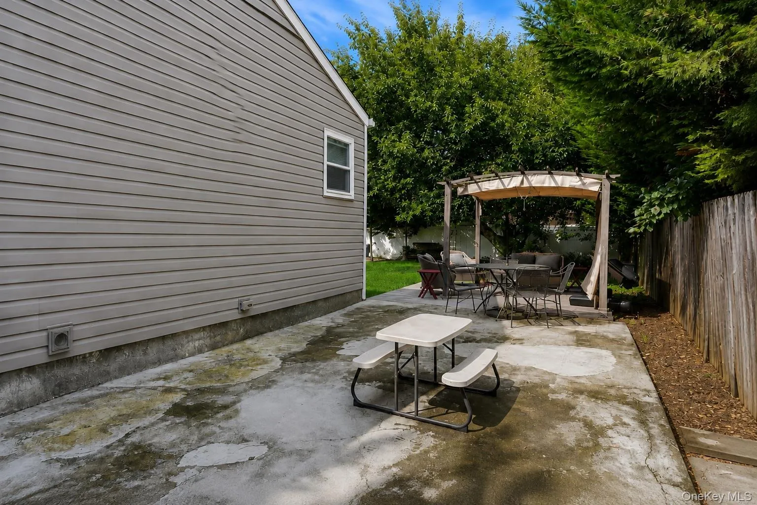 52 Larry Road, Brookhaven, NY, 3 Bedrooms Bedrooms, 5 Rooms Rooms,1 BathroomBathrooms,Residential,For Rent,Larry,0,1038816 52 Larry Road, Brookhaven, NY, 3 Bedrooms Bedrooms, 5 Rooms Rooms,1 BathroomBathrooms,Residential,For Rent,Larry,0,1038816