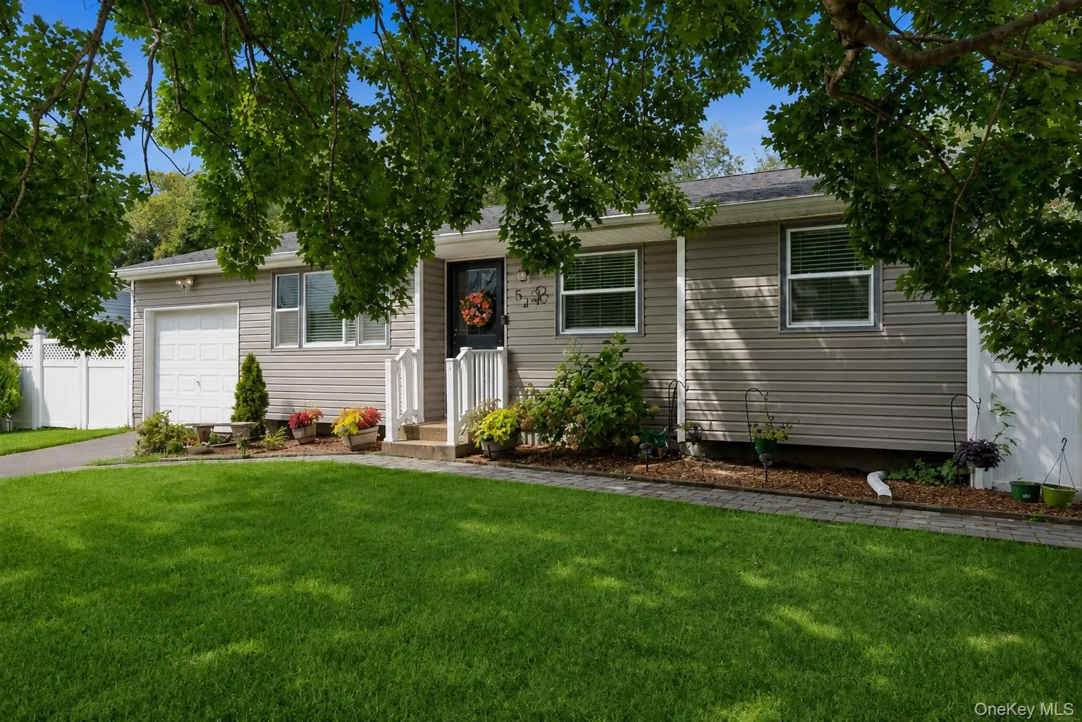 52 Larry Road, Brookhaven, NY, 3 Bedrooms Bedrooms, 5 Rooms Rooms,1 BathroomBathrooms,Residential,For Rent,Larry,0,1038816 52 Larry Road, Brookhaven, NY, 3 Bedrooms Bedrooms, 5 Rooms Rooms,1 BathroomBathrooms,Residential,For Rent,Larry,0,1038816