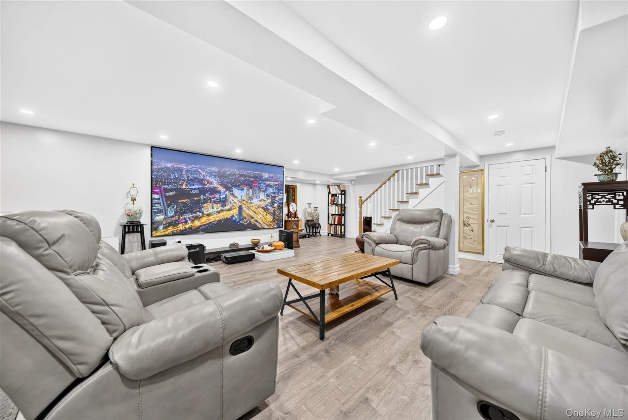2 Foxhurst Court, North Hempstead, NY, 4 Bedrooms Bedrooms, 10 Rooms Rooms,2 BathroomsBathrooms,Residential,For Rent,Foxhurst,0,1038820 2 Foxhurst Court, North Hempstead, NY, 4 Bedrooms Bedrooms, 10 Rooms Rooms,2 BathroomsBathrooms,Residential,For Rent,Foxhurst,0,1038820