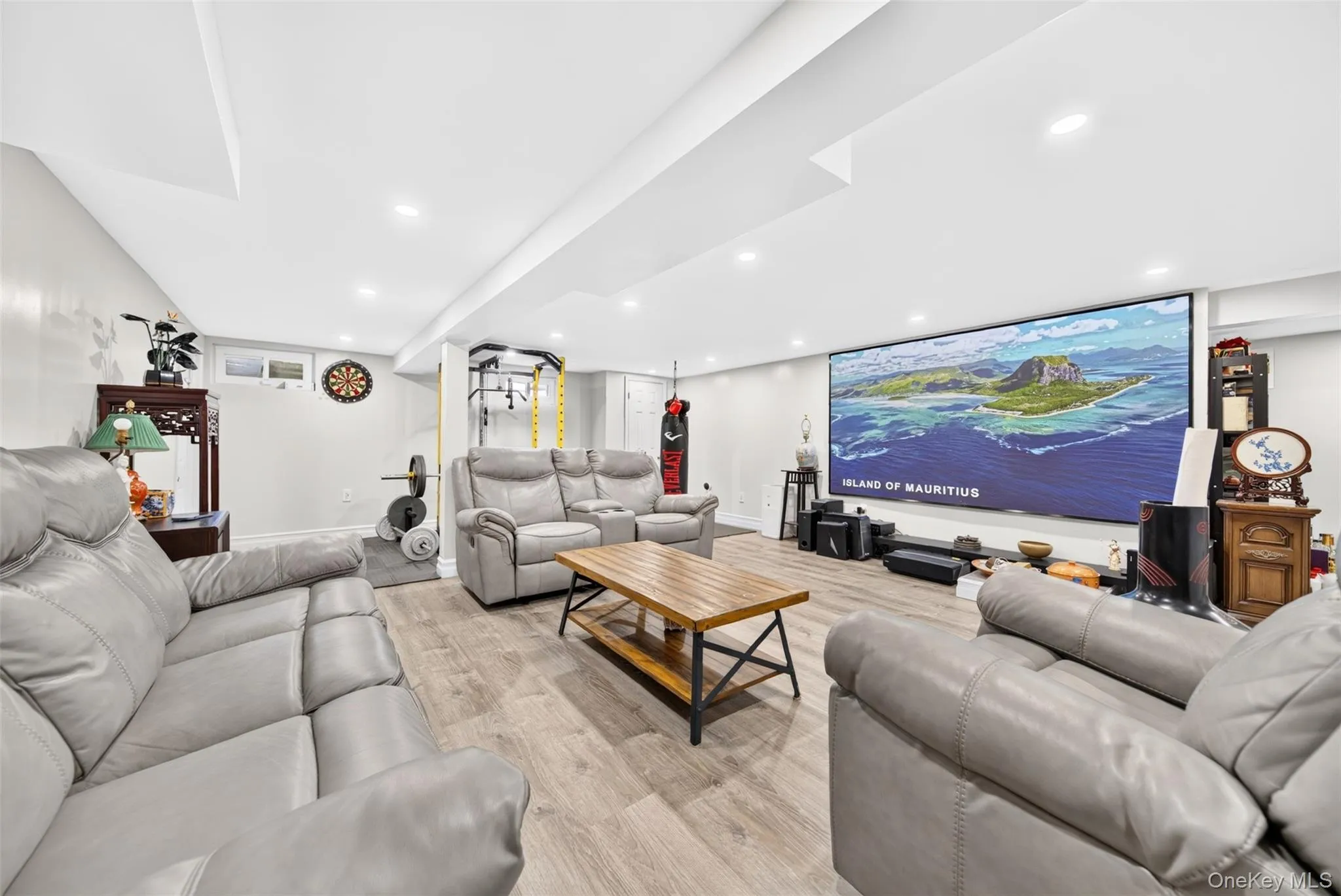 2 Foxhurst Court, North Hempstead, NY, 4 Bedrooms Bedrooms, 10 Rooms Rooms,2 BathroomsBathrooms,Residential,For Rent,Foxhurst,0,1038820 2 Foxhurst Court, North Hempstead, NY, 4 Bedrooms Bedrooms, 10 Rooms Rooms,2 BathroomsBathrooms,Residential,For Rent,Foxhurst,0,1038820