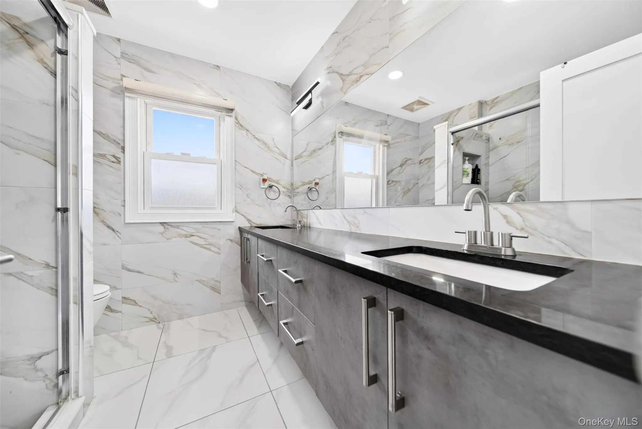 2 Foxhurst Court, North Hempstead, NY, 4 Bedrooms Bedrooms, 10 Rooms Rooms,2 BathroomsBathrooms,Residential,For Rent,Foxhurst,0,1038820 2 Foxhurst Court, North Hempstead, NY, 4 Bedrooms Bedrooms, 10 Rooms Rooms,2 BathroomsBathrooms,Residential,For Rent,Foxhurst,0,1038820