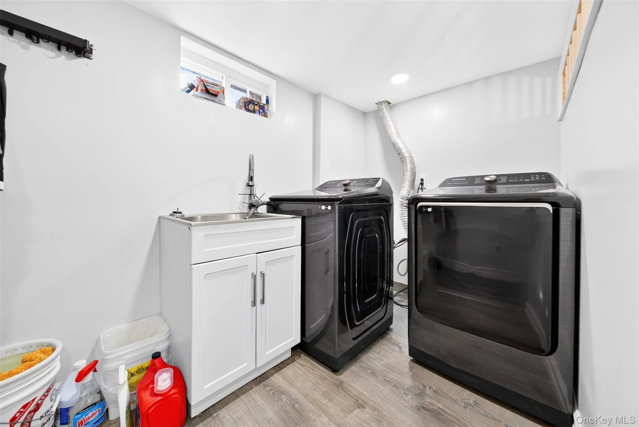 2 Foxhurst Court, North Hempstead, NY, 4 Bedrooms Bedrooms, 10 Rooms Rooms,2 BathroomsBathrooms,Residential,For Rent,Foxhurst,0,1038820 2 Foxhurst Court, North Hempstead, NY, 4 Bedrooms Bedrooms, 10 Rooms Rooms,2 BathroomsBathrooms,Residential,For Rent,Foxhurst,0,1038820