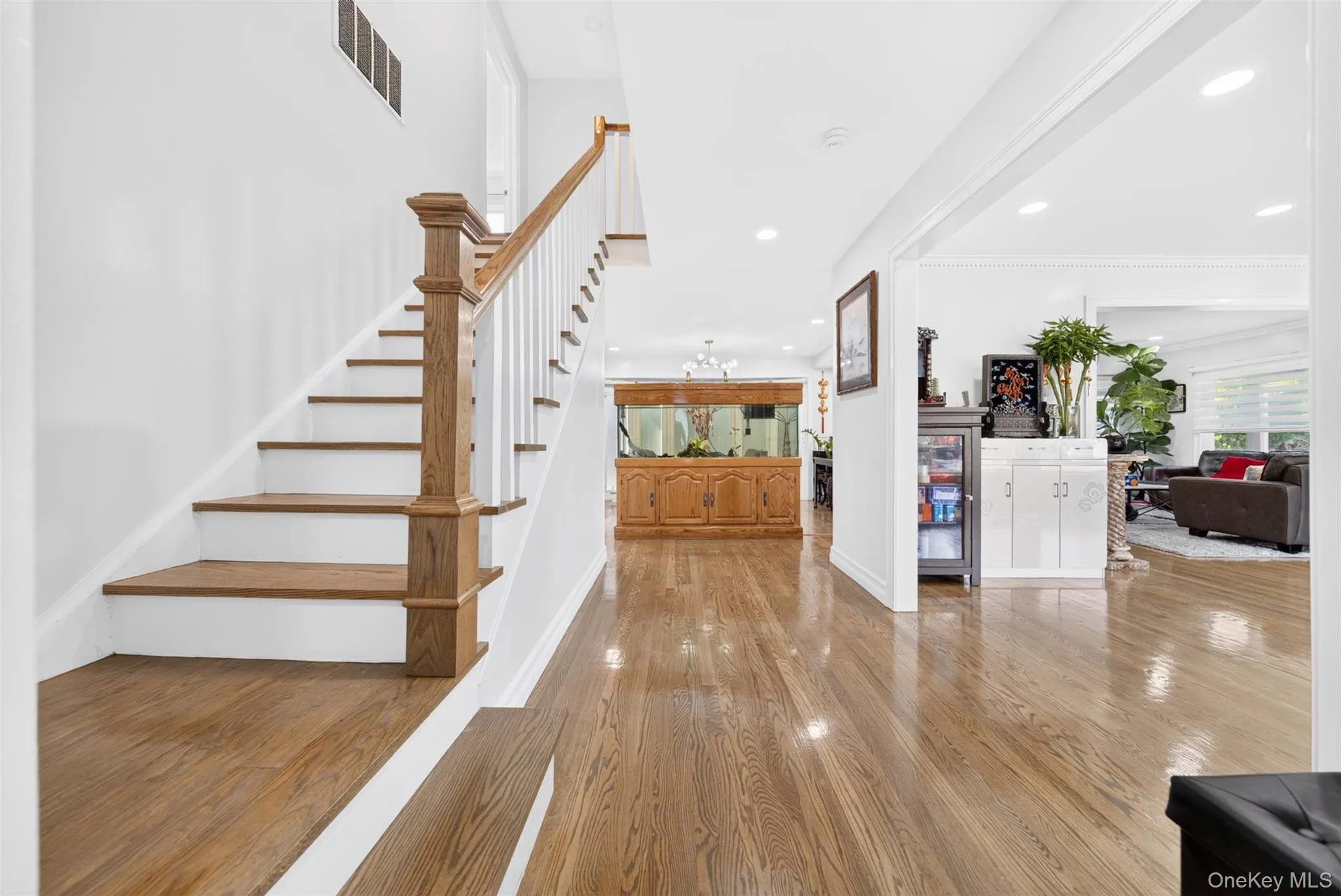 2 Foxhurst Court, North Hempstead, NY, 4 Bedrooms Bedrooms, 10 Rooms Rooms,2 BathroomsBathrooms,Residential,For Rent,Foxhurst,0,1038820 2 Foxhurst Court, North Hempstead, NY, 4 Bedrooms Bedrooms, 10 Rooms Rooms,2 BathroomsBathrooms,Residential,For Rent,Foxhurst,0,1038820
