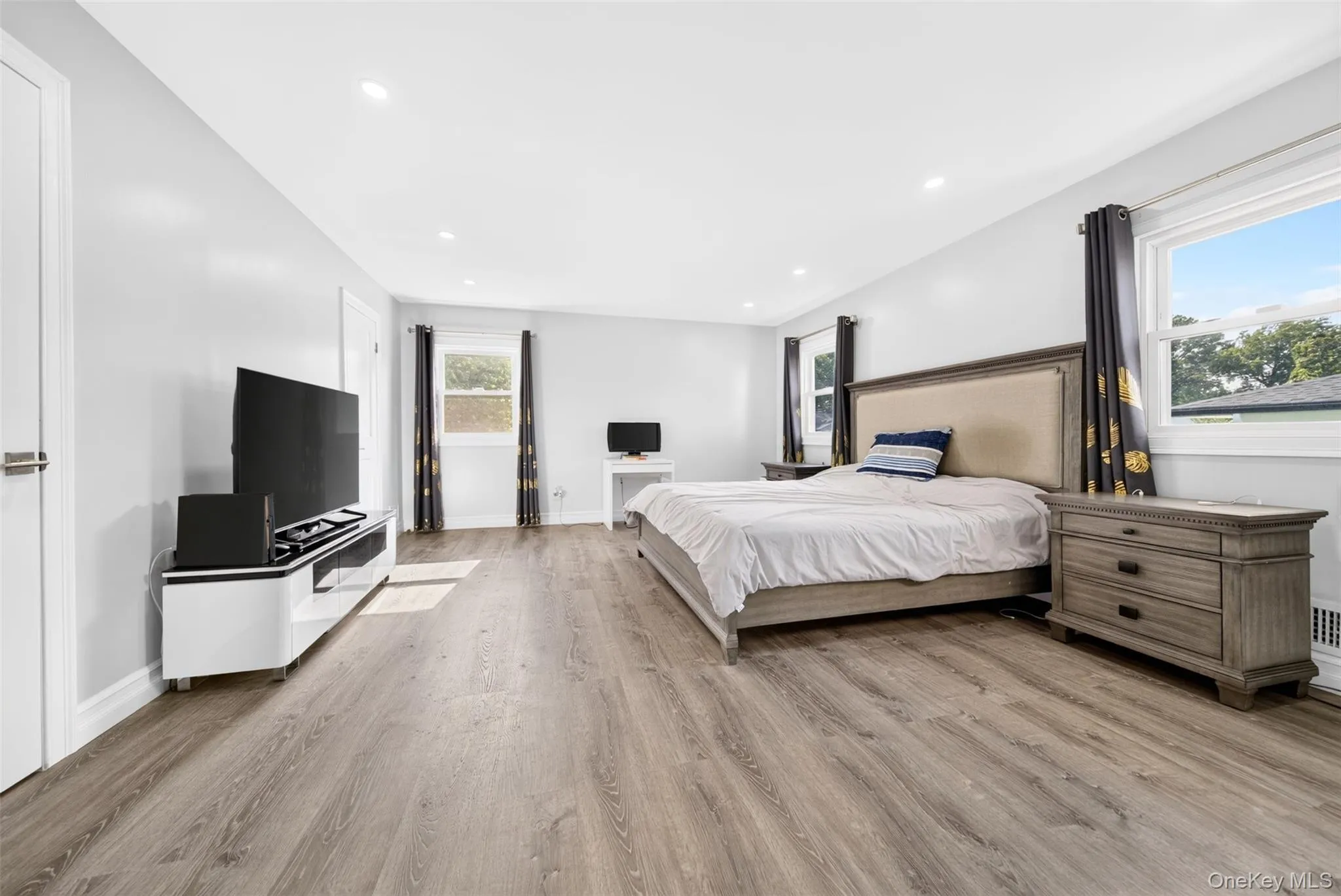 2 Foxhurst Court, North Hempstead, NY, 4 Bedrooms Bedrooms, 10 Rooms Rooms,2 BathroomsBathrooms,Residential,For Rent,Foxhurst,0,1038820 2 Foxhurst Court, North Hempstead, NY, 4 Bedrooms Bedrooms, 10 Rooms Rooms,2 BathroomsBathrooms,Residential,For Rent,Foxhurst,0,1038820