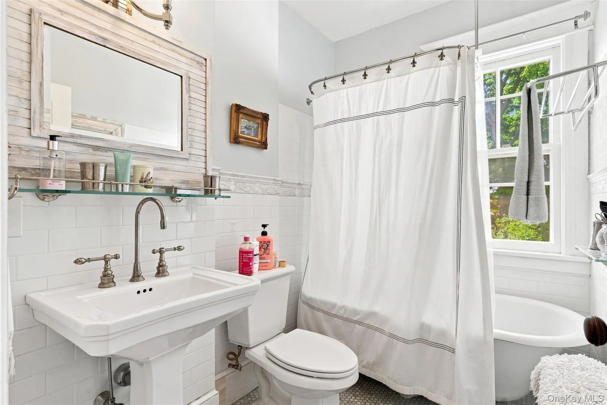 111 Hamilton Street, Poughkeepsie, NY, 4 Bedrooms Bedrooms, 10 Rooms Rooms,1 BathroomBathrooms,Residential,For Rent,Hamilton,0,1038824 111 Hamilton Street, Poughkeepsie, NY, 4 Bedrooms Bedrooms, 10 Rooms Rooms,1 BathroomBathrooms,Residential,For Rent,Hamilton,0,1038824