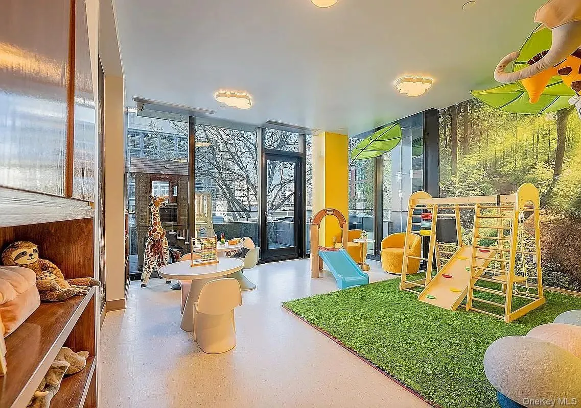 4530 Pearson Street, New York, NY, 3 Bedrooms Bedrooms, 6 Rooms Rooms,2 BathroomsBathrooms,Residential Lease,For Rent,Pearson,0,1038828 4530 Pearson Street, New York, NY, 3 Bedrooms Bedrooms, 6 Rooms Rooms,2 BathroomsBathrooms,Residential Lease,For Rent,Pearson,0,1038828