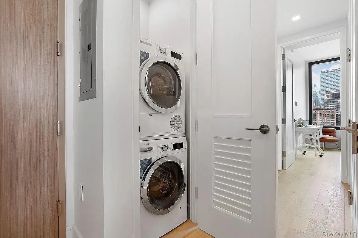 4530 Pearson Street, New York, NY, 3 Bedrooms Bedrooms, 6 Rooms Rooms,2 BathroomsBathrooms,Residential Lease,For Rent,Pearson,0,1038828 4530 Pearson Street, New York, NY, 3 Bedrooms Bedrooms, 6 Rooms Rooms,2 BathroomsBathrooms,Residential Lease,For Rent,Pearson,0,1038828