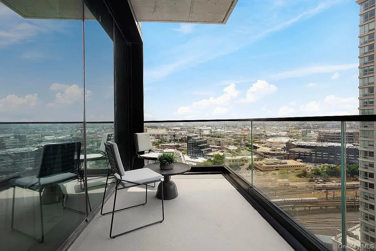 4530 Pearson Street, New York, NY, 3 Bedrooms Bedrooms, 6 Rooms Rooms,2 BathroomsBathrooms,Residential Lease,For Rent,Pearson,0,1038828 4530 Pearson Street, New York, NY, 3 Bedrooms Bedrooms, 6 Rooms Rooms,2 BathroomsBathrooms,Residential Lease,For Rent,Pearson,0,1038828