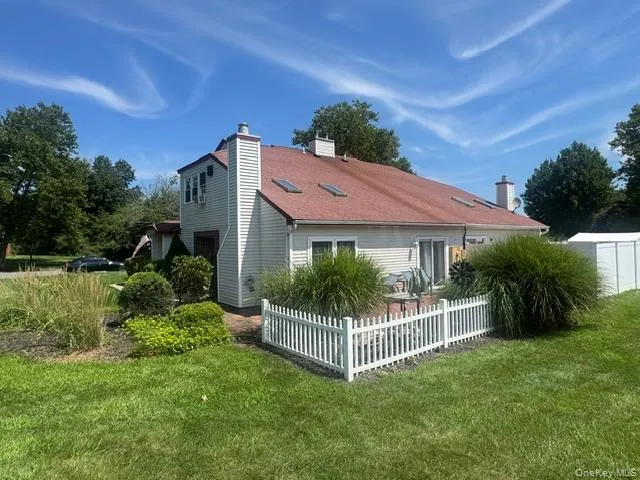 14 Potomac Court, Brookhaven, NY, 2 Bedrooms Bedrooms, 5 Rooms Rooms,2 BathroomsBathrooms,Residential,For Rent,Potomac,0,1038829 14 Potomac Court, Brookhaven, NY, 2 Bedrooms Bedrooms, 5 Rooms Rooms,2 BathroomsBathrooms,Residential,For Rent,Potomac,0,1038829