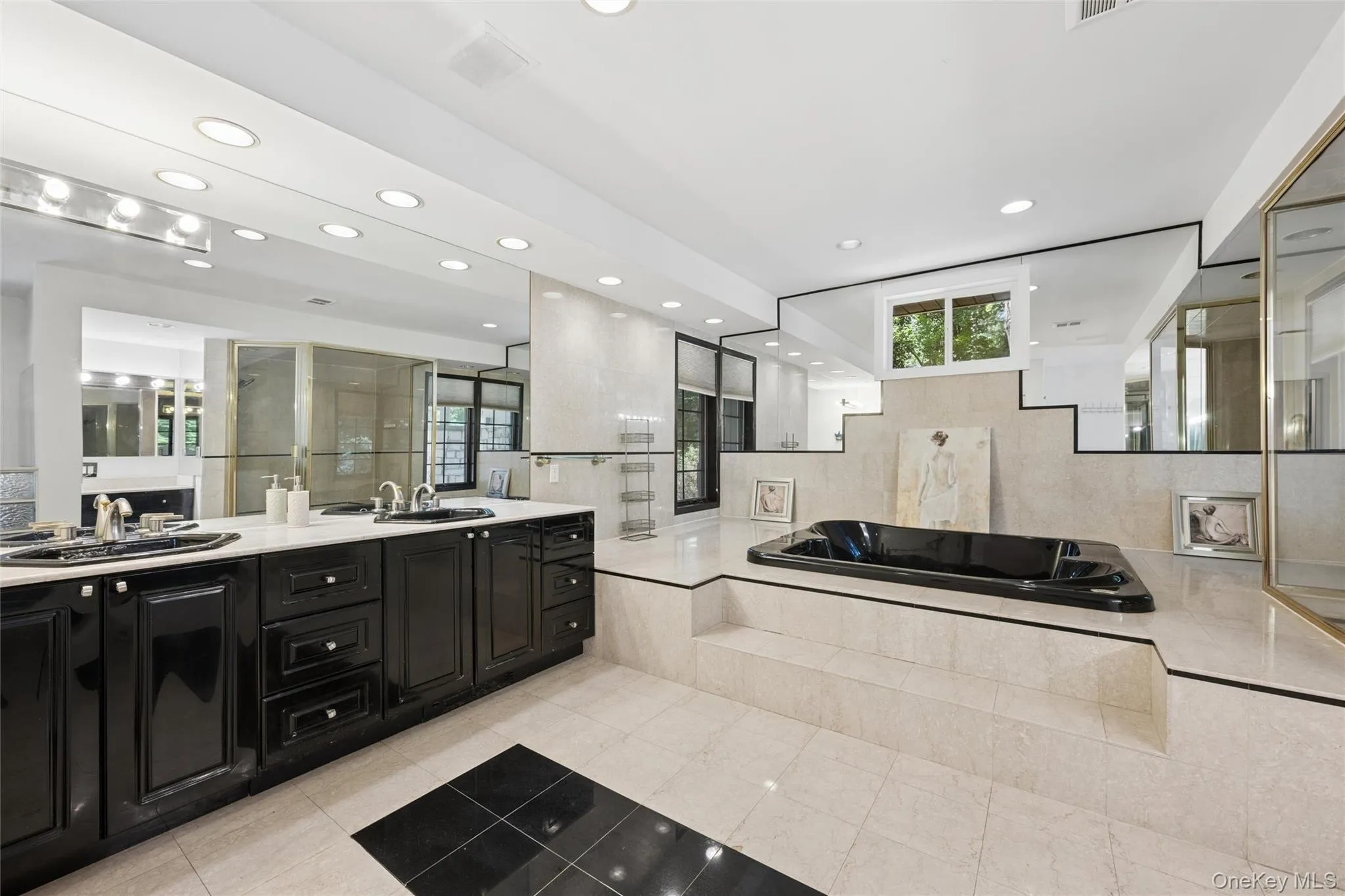 1 Engineers Road, North Hempstead, NY, 5 Bedrooms Bedrooms, 11 Rooms Rooms,3 BathroomsBathrooms,Residential,For Rent,Engineers,0,1038838 1 Engineers Road, North Hempstead, NY, 5 Bedrooms Bedrooms, 11 Rooms Rooms,3 BathroomsBathrooms,Residential,For Rent,Engineers,0,1038838