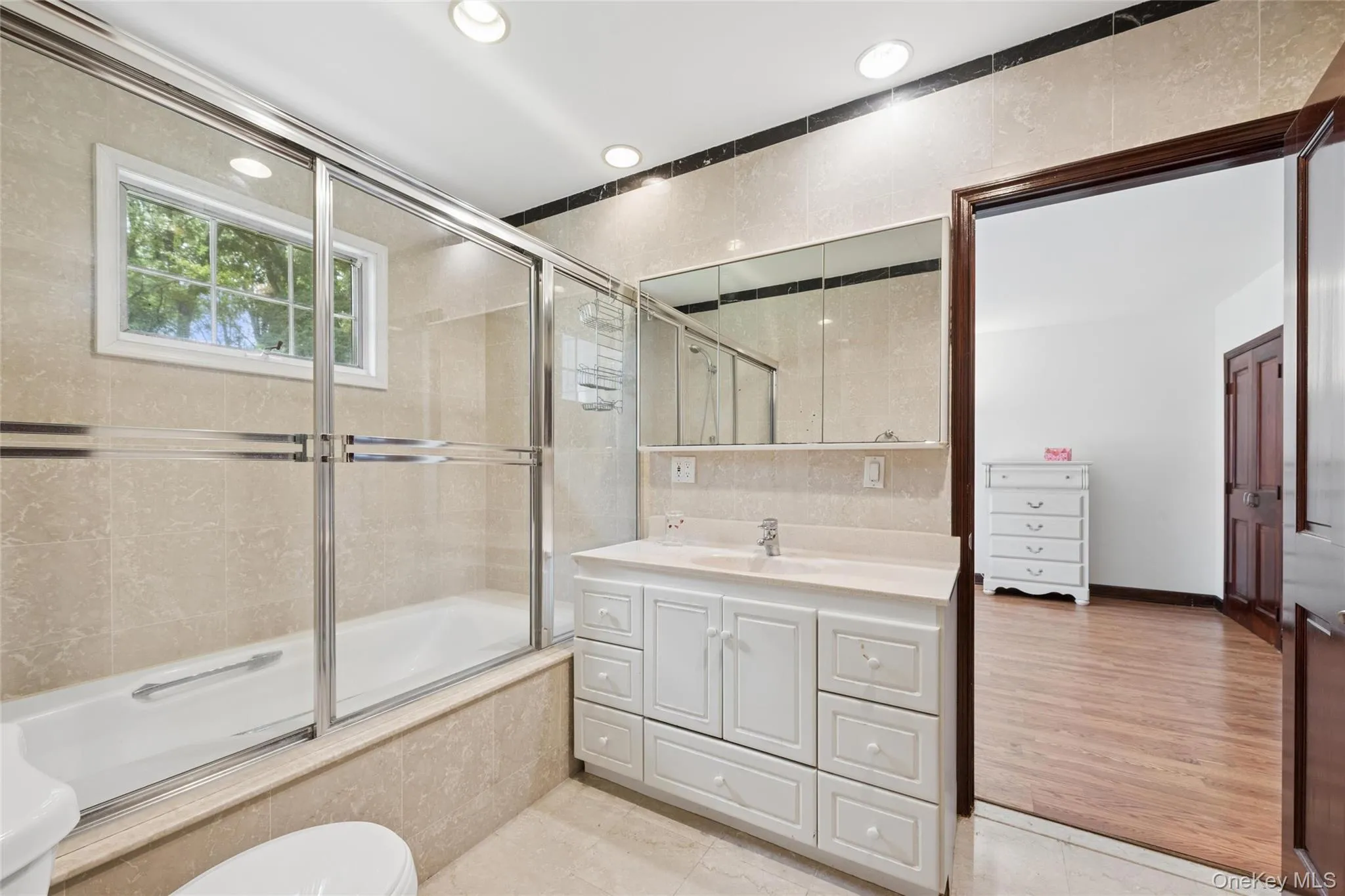 1 Engineers Road, North Hempstead, NY, 5 Bedrooms Bedrooms, 11 Rooms Rooms,3 BathroomsBathrooms,Residential,For Rent,Engineers,0,1038838 1 Engineers Road, North Hempstead, NY, 5 Bedrooms Bedrooms, 11 Rooms Rooms,3 BathroomsBathrooms,Residential,For Rent,Engineers,0,1038838
