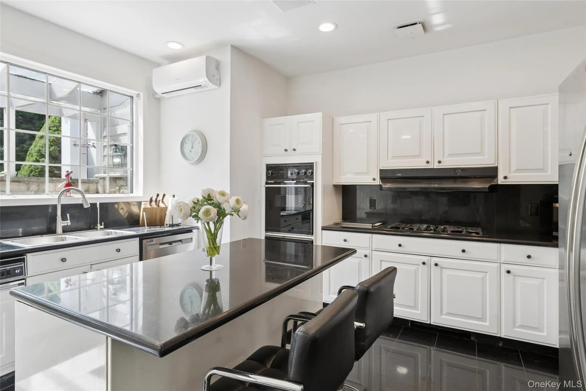 1 Engineers Road, North Hempstead, NY, 5 Bedrooms Bedrooms, 11 Rooms Rooms,3 BathroomsBathrooms,Residential,For Rent,Engineers,0,1038838 1 Engineers Road, North Hempstead, NY, 5 Bedrooms Bedrooms, 11 Rooms Rooms,3 BathroomsBathrooms,Residential,For Rent,Engineers,0,1038838