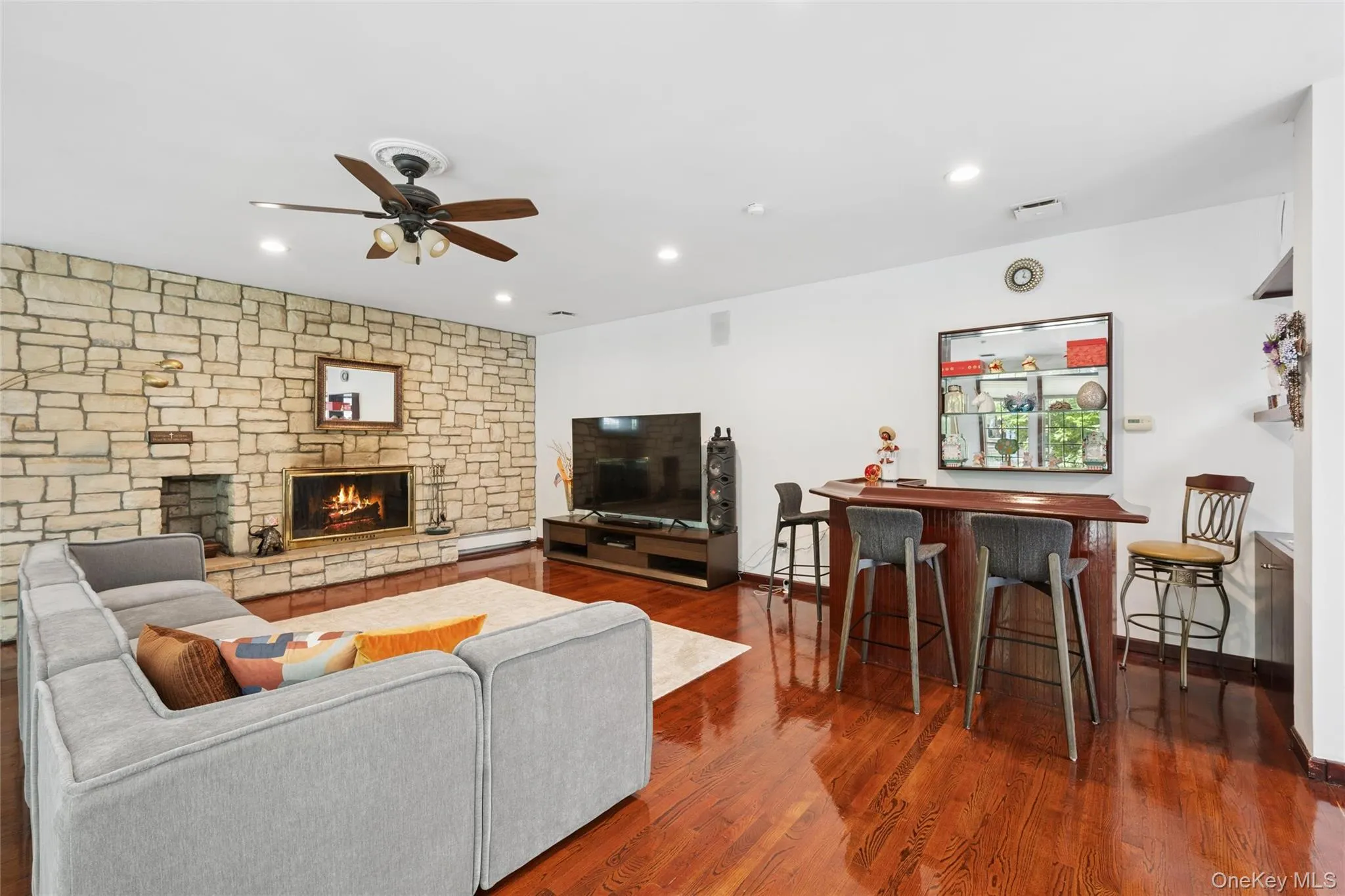1 Engineers Road, North Hempstead, NY, 5 Bedrooms Bedrooms, 11 Rooms Rooms,3 BathroomsBathrooms,Residential,For Rent,Engineers,0,1038838 1 Engineers Road, North Hempstead, NY, 5 Bedrooms Bedrooms, 11 Rooms Rooms,3 BathroomsBathrooms,Residential,For Rent,Engineers,0,1038838