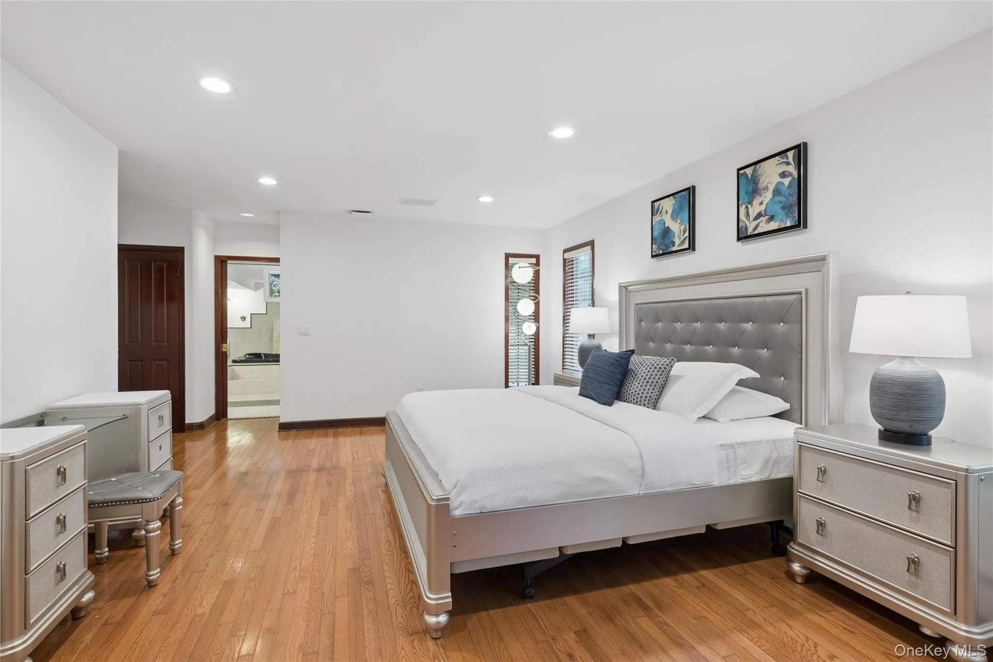 1 Engineers Road, North Hempstead, NY, 5 Bedrooms Bedrooms, 11 Rooms Rooms,3 BathroomsBathrooms,Residential,For Rent,Engineers,0,1038838 1 Engineers Road, North Hempstead, NY, 5 Bedrooms Bedrooms, 11 Rooms Rooms,3 BathroomsBathrooms,Residential,For Rent,Engineers,0,1038838