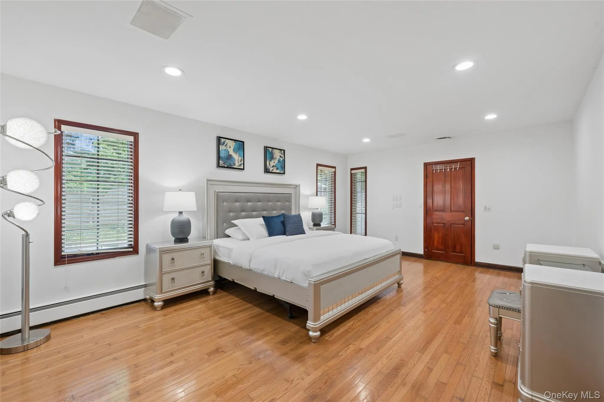 1 Engineers Road, North Hempstead, NY, 5 Bedrooms Bedrooms, 11 Rooms Rooms,3 BathroomsBathrooms,Residential,For Rent,Engineers,0,1038838 1 Engineers Road, North Hempstead, NY, 5 Bedrooms Bedrooms, 11 Rooms Rooms,3 BathroomsBathrooms,Residential,For Rent,Engineers,0,1038838