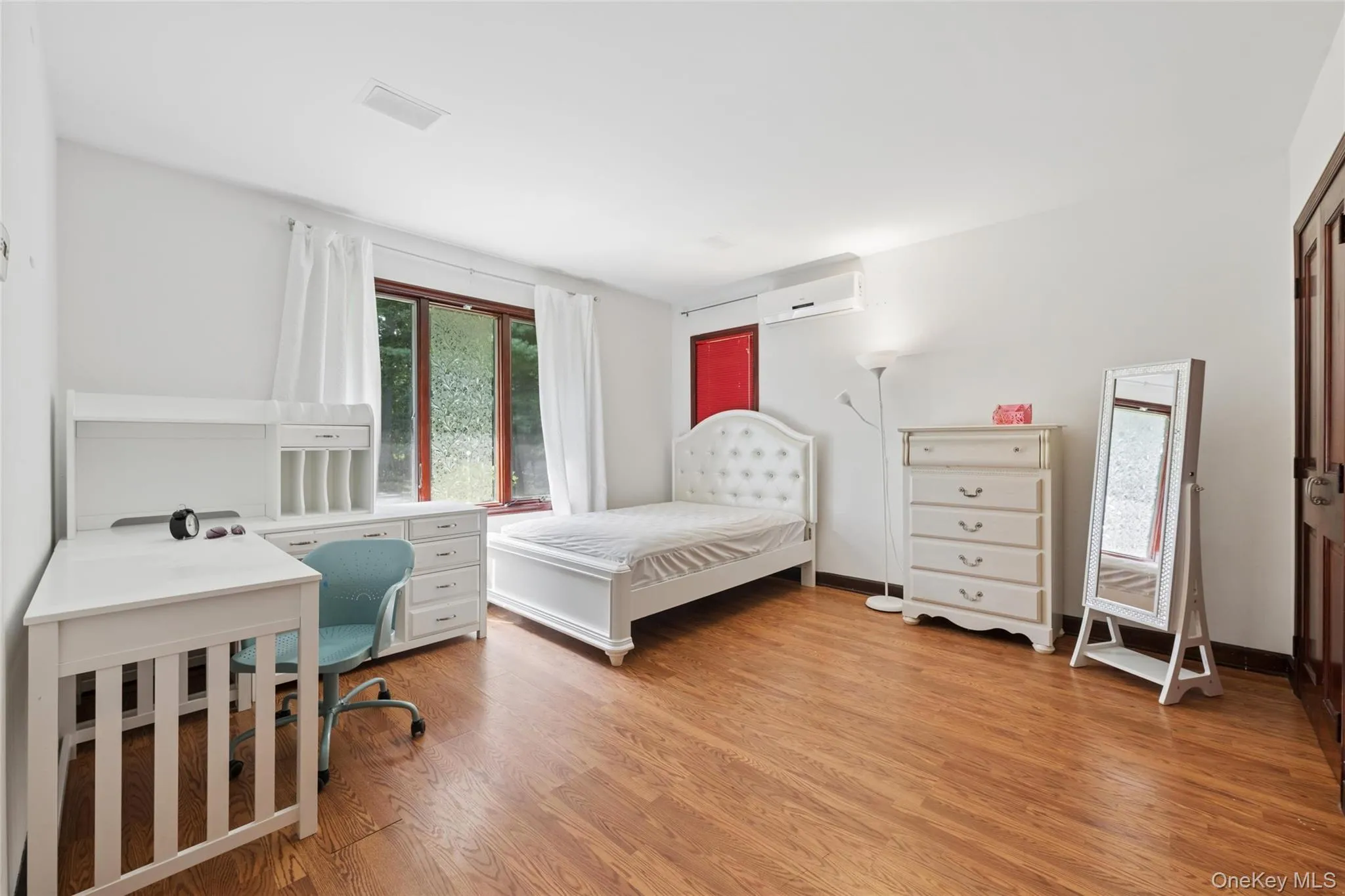 1 Engineers Road, North Hempstead, NY, 5 Bedrooms Bedrooms, 11 Rooms Rooms,3 BathroomsBathrooms,Residential,For Rent,Engineers,0,1038838 1 Engineers Road, North Hempstead, NY, 5 Bedrooms Bedrooms, 11 Rooms Rooms,3 BathroomsBathrooms,Residential,For Rent,Engineers,0,1038838