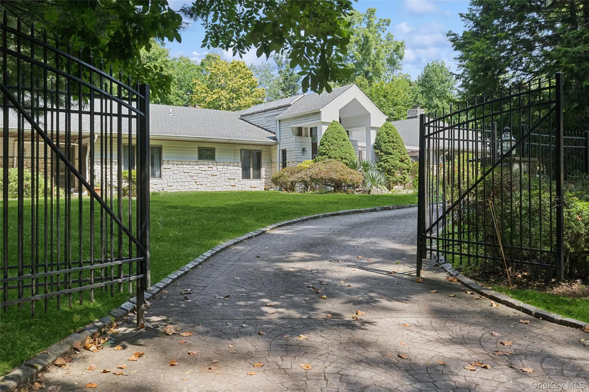 1 Engineers Road, North Hempstead, NY, 5 Bedrooms Bedrooms, 11 Rooms Rooms,3 BathroomsBathrooms,Residential,For Rent,Engineers,0,1038838 1 Engineers Road, North Hempstead, NY, 5 Bedrooms Bedrooms, 11 Rooms Rooms,3 BathroomsBathrooms,Residential,For Rent,Engineers,0,1038838
