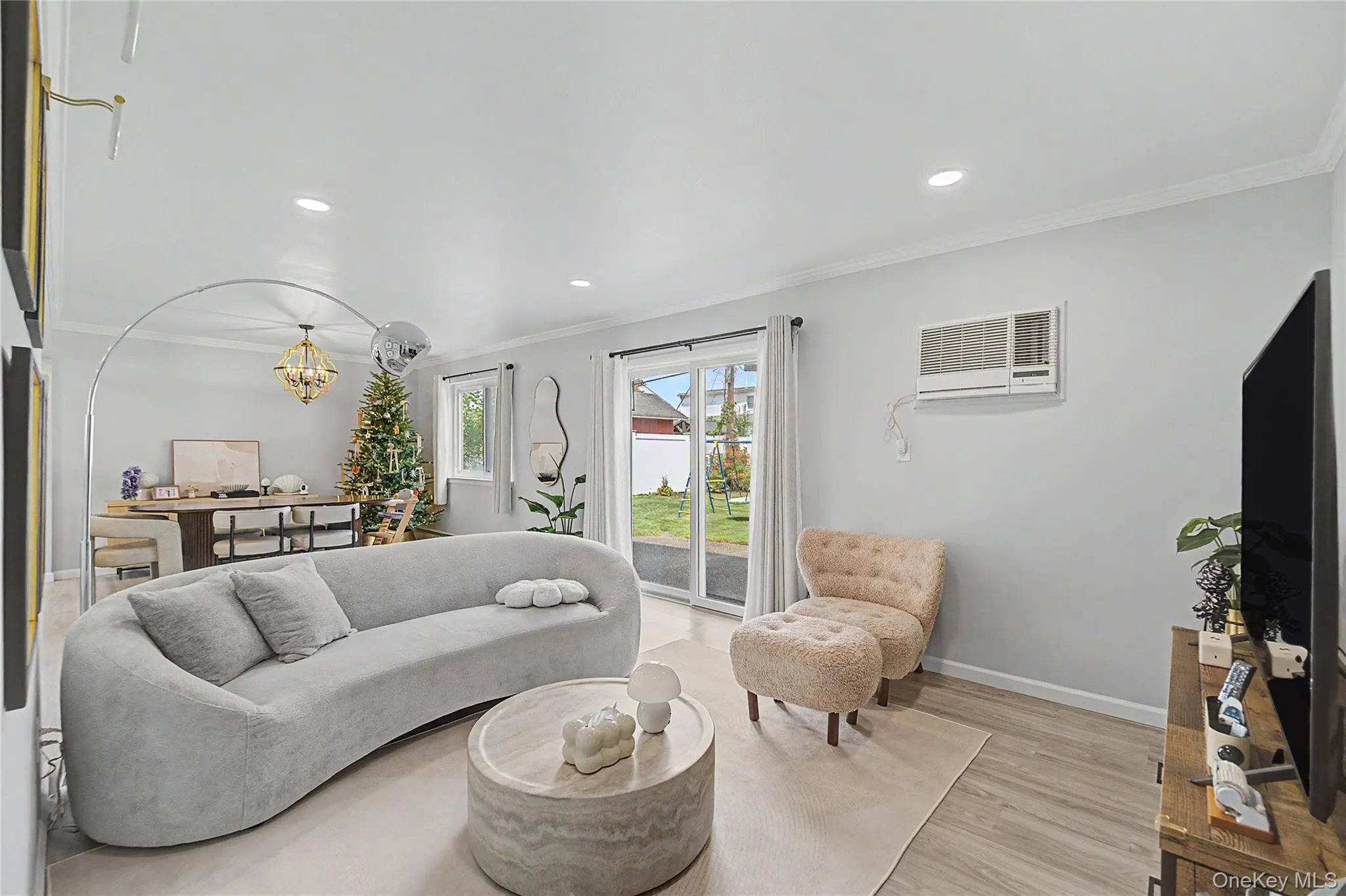 16 Hunt Place, Hempstead, NY, 5 Bedrooms Bedrooms, 7 Rooms Rooms,2 BathroomsBathrooms,Residential,For Rent,Hunt,0,1038840 16 Hunt Place, Hempstead, NY, 5 Bedrooms Bedrooms, 7 Rooms Rooms,2 BathroomsBathrooms,Residential,For Rent,Hunt,0,1038840