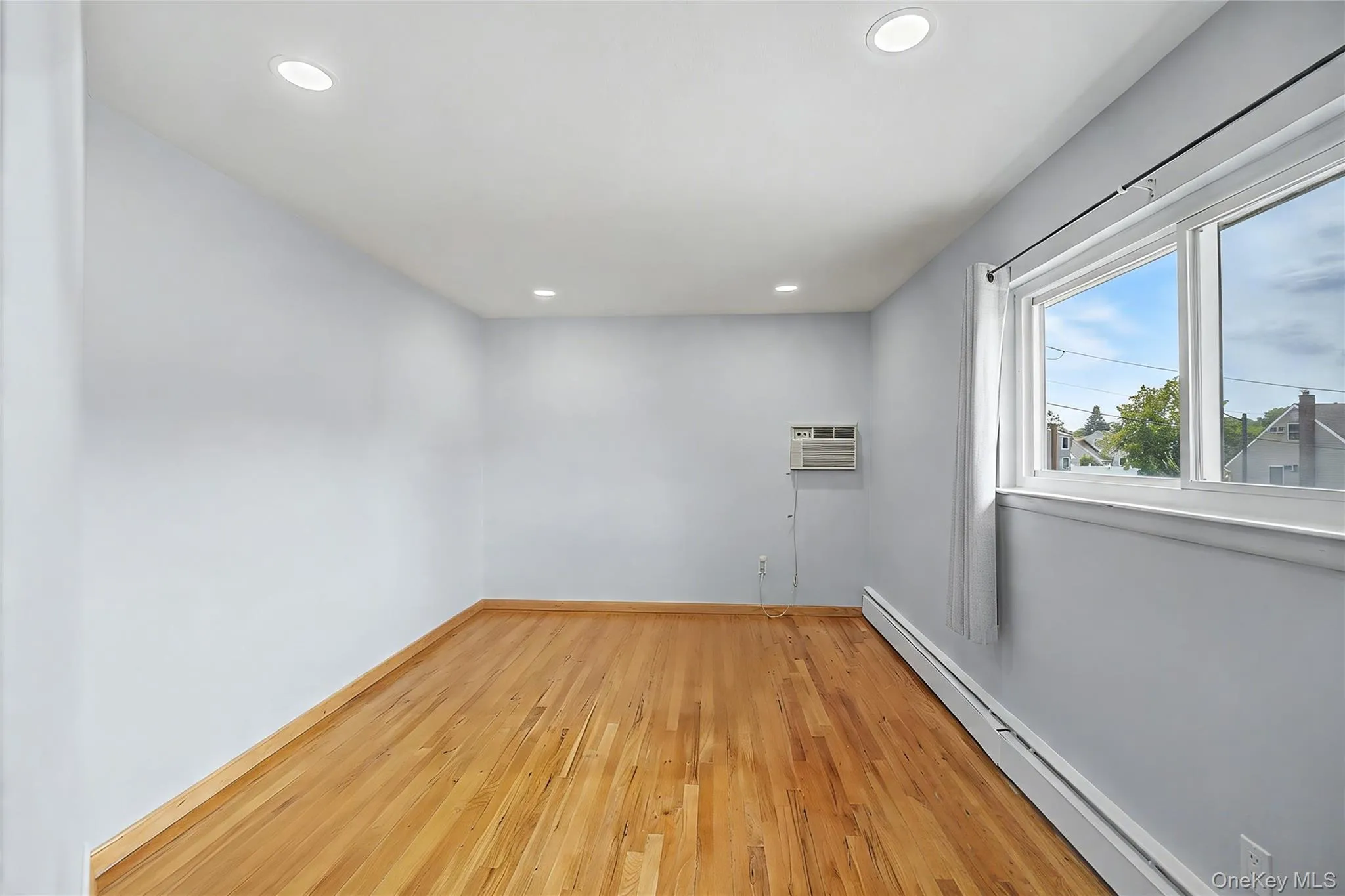 16 Hunt Place, Hempstead, NY, 5 Bedrooms Bedrooms, 7 Rooms Rooms,2 BathroomsBathrooms,Residential,For Rent,Hunt,0,1038840 16 Hunt Place, Hempstead, NY, 5 Bedrooms Bedrooms, 7 Rooms Rooms,2 BathroomsBathrooms,Residential,For Rent,Hunt,0,1038840