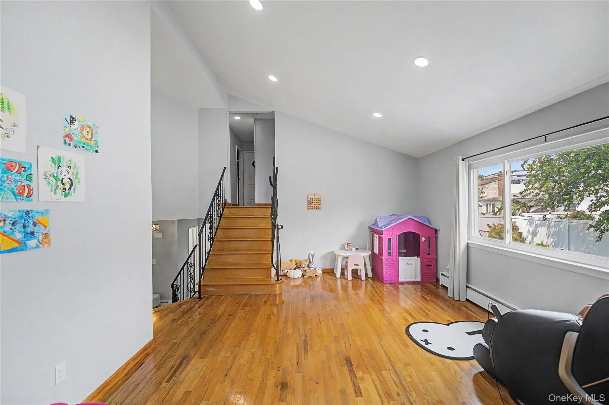 16 Hunt Place, Hempstead, NY, 5 Bedrooms Bedrooms, 7 Rooms Rooms,2 BathroomsBathrooms,Residential,For Rent,Hunt,0,1038840 16 Hunt Place, Hempstead, NY, 5 Bedrooms Bedrooms, 7 Rooms Rooms,2 BathroomsBathrooms,Residential,For Rent,Hunt,0,1038840