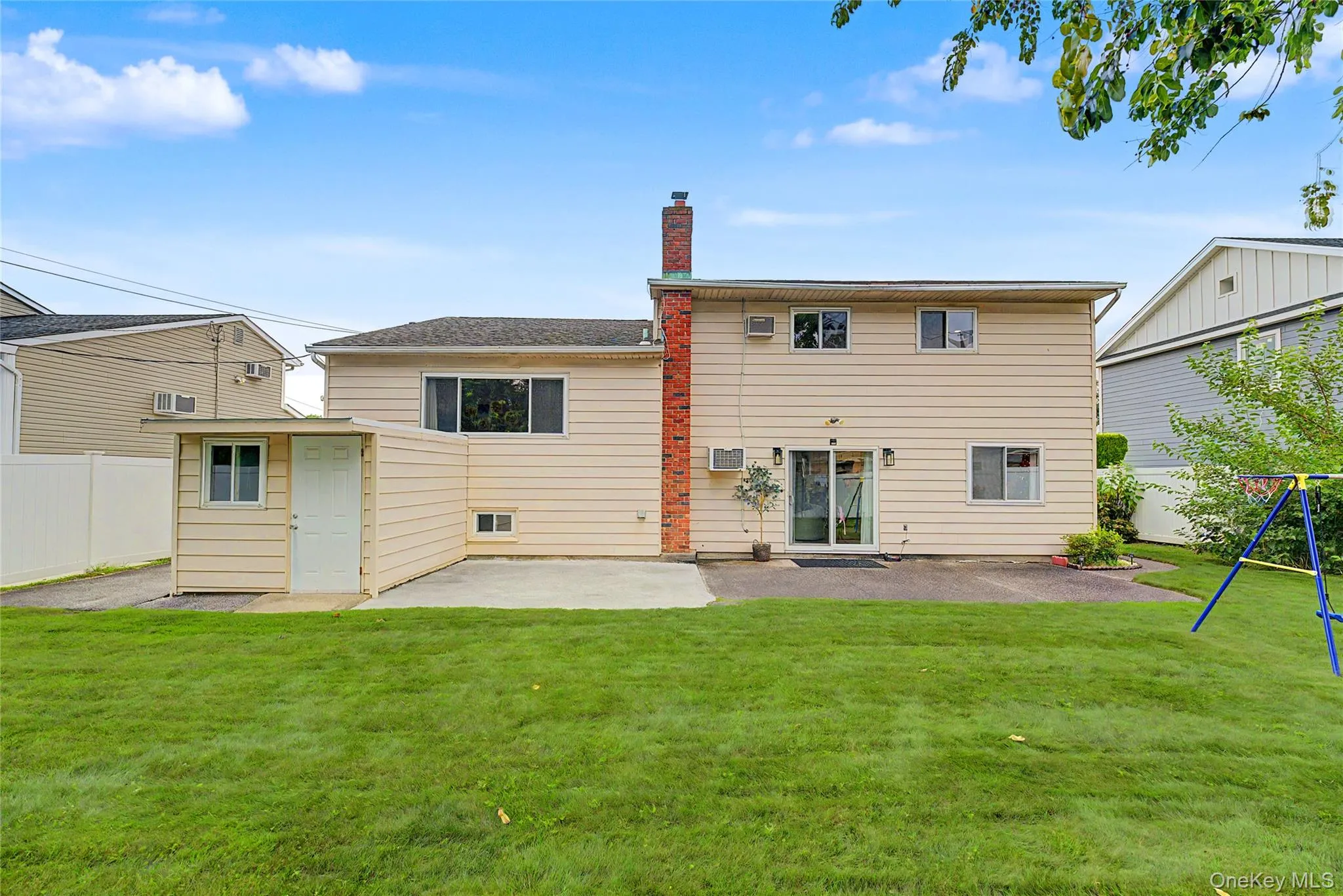 16 Hunt Place, Hempstead, NY, 5 Bedrooms Bedrooms, 7 Rooms Rooms,2 BathroomsBathrooms,Residential,For Rent,Hunt,0,1038840 16 Hunt Place, Hempstead, NY, 5 Bedrooms Bedrooms, 7 Rooms Rooms,2 BathroomsBathrooms,Residential,For Rent,Hunt,0,1038840