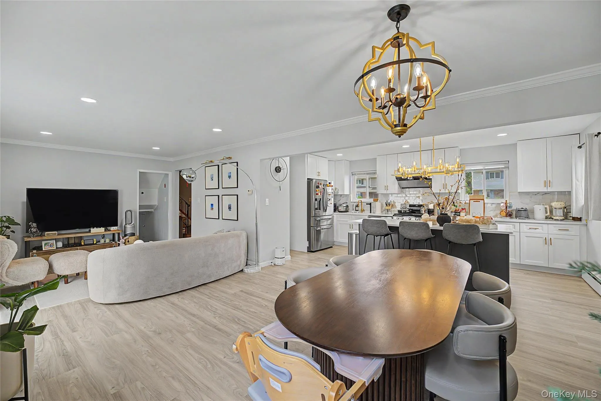 16 Hunt Place, Hempstead, NY, 5 Bedrooms Bedrooms, 7 Rooms Rooms,2 BathroomsBathrooms,Residential,For Rent,Hunt,0,1038840 16 Hunt Place, Hempstead, NY, 5 Bedrooms Bedrooms, 7 Rooms Rooms,2 BathroomsBathrooms,Residential,For Rent,Hunt,0,1038840