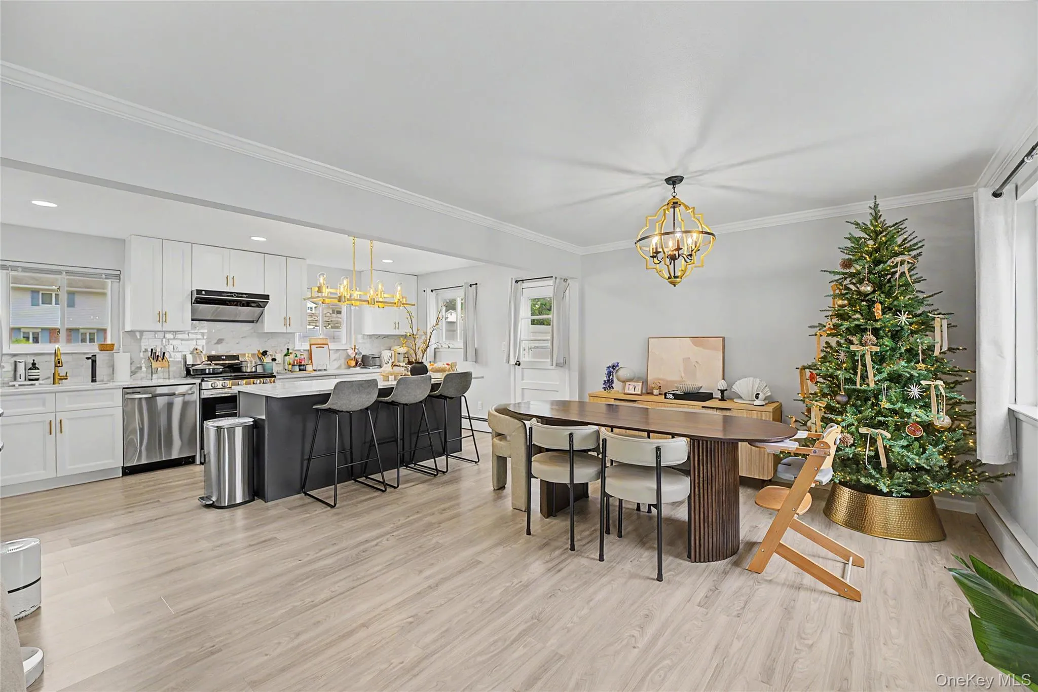 16 Hunt Place, Hempstead, NY, 5 Bedrooms Bedrooms, 7 Rooms Rooms,2 BathroomsBathrooms,Residential,For Rent,Hunt,0,1038840 16 Hunt Place, Hempstead, NY, 5 Bedrooms Bedrooms, 7 Rooms Rooms,2 BathroomsBathrooms,Residential,For Rent,Hunt,0,1038840