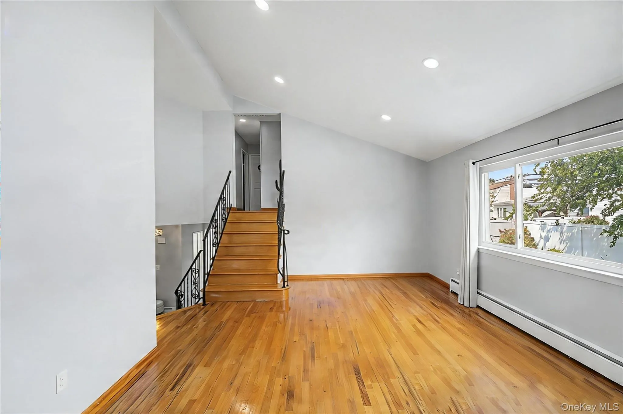 16 Hunt Place, Hempstead, NY, 5 Bedrooms Bedrooms, 7 Rooms Rooms,2 BathroomsBathrooms,Residential,For Rent,Hunt,0,1038840 16 Hunt Place, Hempstead, NY, 5 Bedrooms Bedrooms, 7 Rooms Rooms,2 BathroomsBathrooms,Residential,For Rent,Hunt,0,1038840